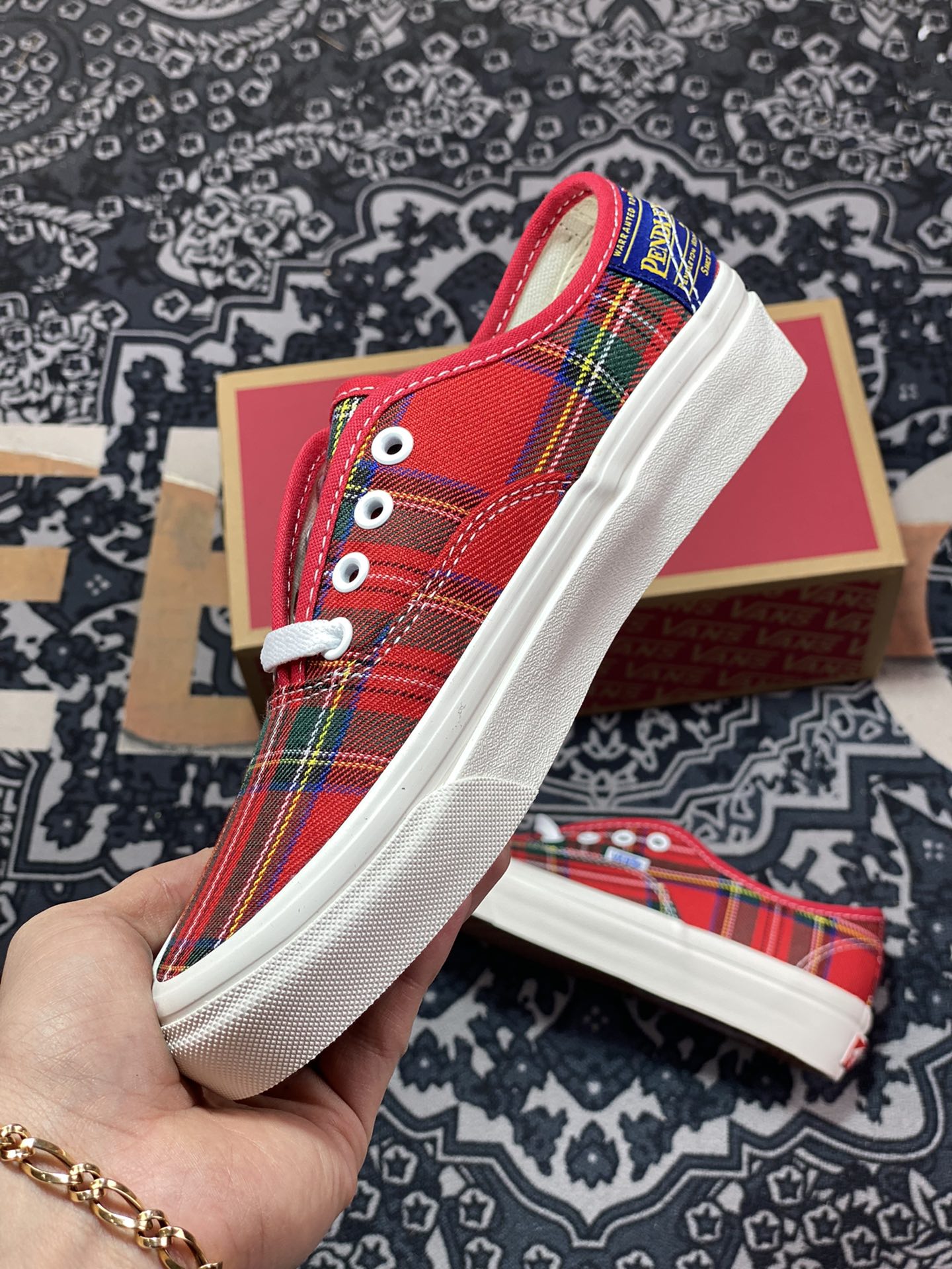 Blue buckle version Vans Authentic x Pendleton joint plaid