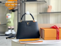 LV Louis Vuitton Super-Grade Full Package 💰【 Programa original excelente 💋 M48865 Hebilla de oro negro】 Este bolso BB Capucines usa cuero Taurillon para declarar su aura moderna. Cambie libremente. El Flip se retrae para presentar letras clásicas de LV. Características detalladas 27 x 18 x 9 cm (longitud x altura x ancho) 1 LV Louis Vuitton Super-Grade Full Package 💰【 Programa original excelente 💋 M48865 Hebilla de oro negro】 Este bolso BB Capucines usa cuero Taurillon para declarar su aura moderna. Cambie libremente. El Flip se retrae para presentar letras clásicas de LV. Características detalladas 27 x 18 x 9 cm (longitud x altura x ancho)