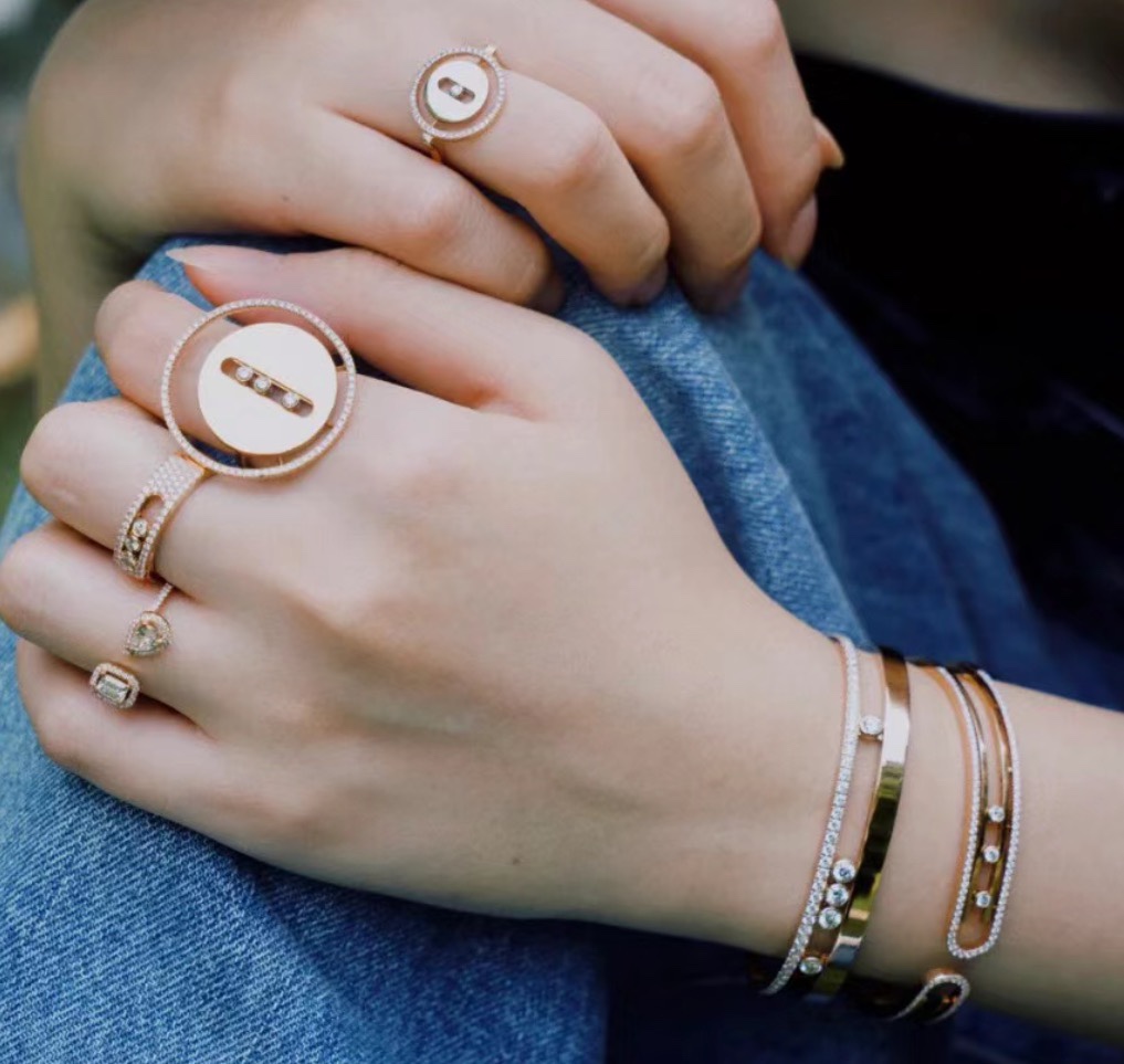 Luxury Half-Drive Hand Bracelet by Mercica: Parisian Designer Messika’s Diamond-Fashioned Creation - 图片 3