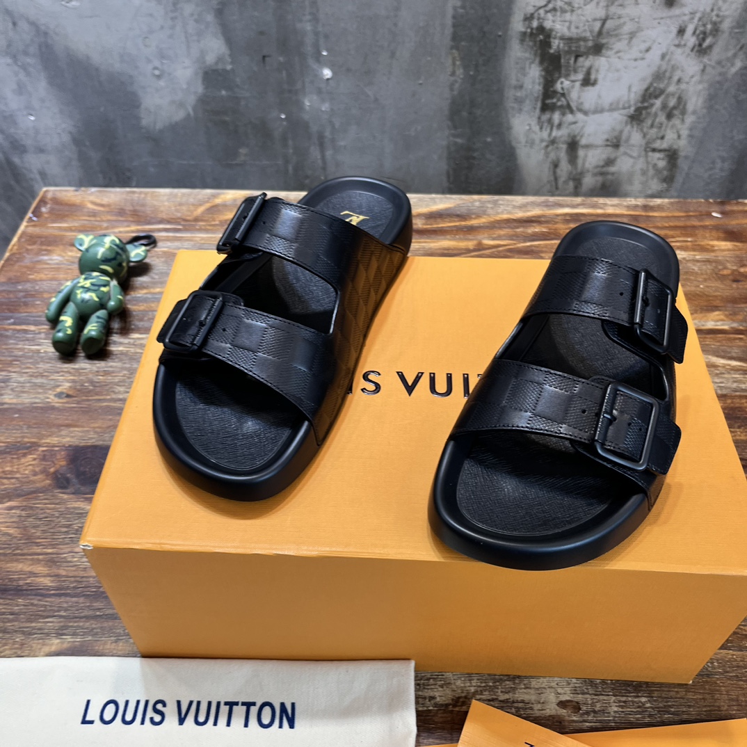 Louis Vuitton LV路易威登 驴牌L家 最新款 老花 棋盘格 浮雕 厚底 凉鞋 拖鞋
