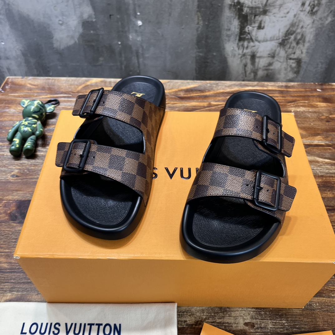 Louis Vuitton LV路易威登 驴牌L家 最新款 老花 棋盘格 浮雕 厚底 凉鞋 拖鞋