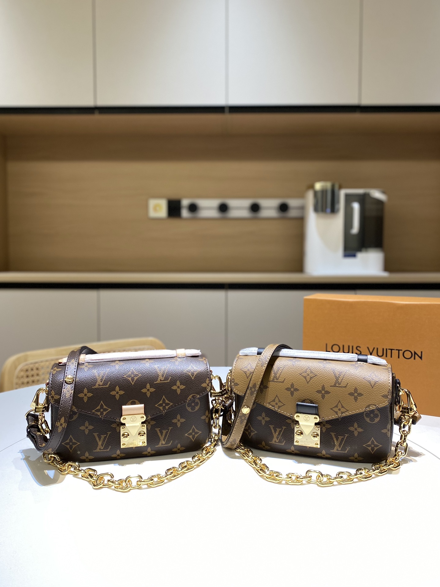 Buy Online
 Louis Vuitton LV Pochette MeTis Messenger Bags Gold Mini