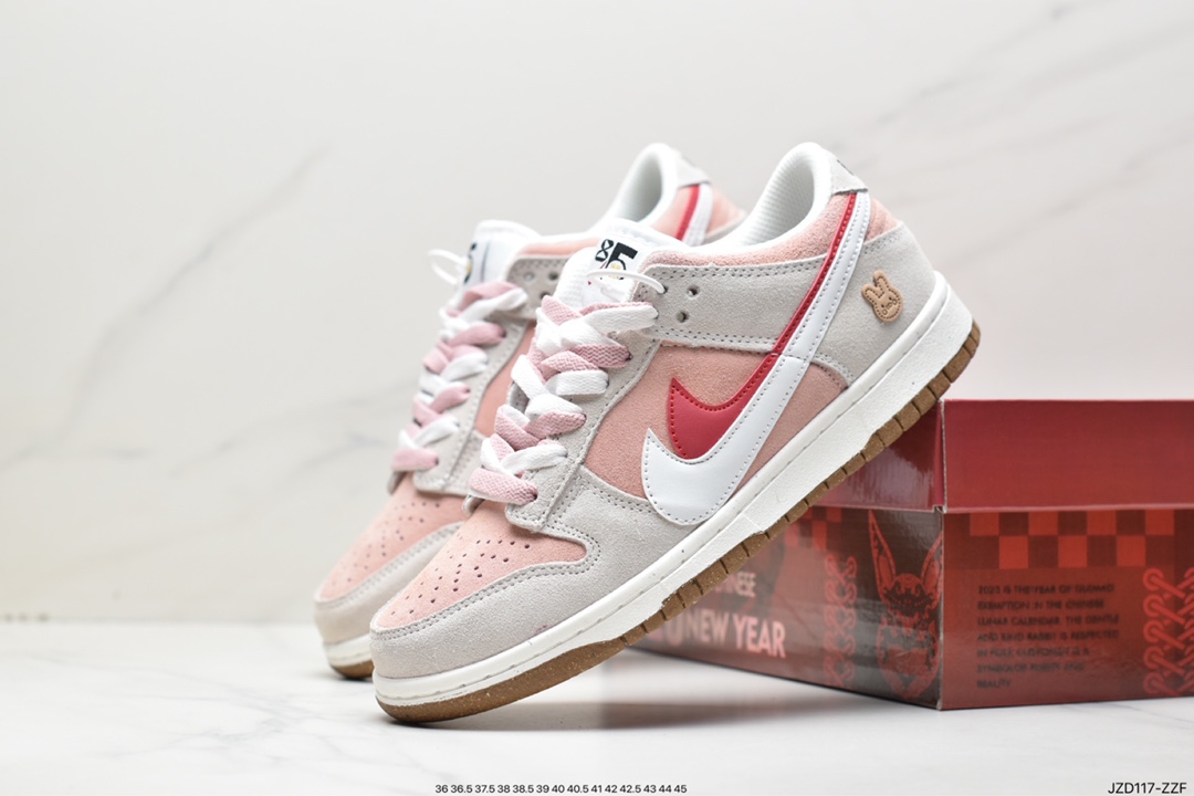 SB Dunk Low SE”85 Double Swoosh/Grey/Pink/Rabbit”backboard shoes ”suede light gray pink double hook rabbit” DO9457-117-Top High Quatity Cheap Sneakers Fashion Clothing Clothes Bags handbags Shoes of all Brand wholesale With The best Quality And Beautiful Price from China Factory Chinese suppliers wholesaler seller SB Dunk Low SE”85 Double Swoosh/Grey/Pink/Rabbit”backboard shoes ”suede light gray pink double hook rabbit” DO9457-117
