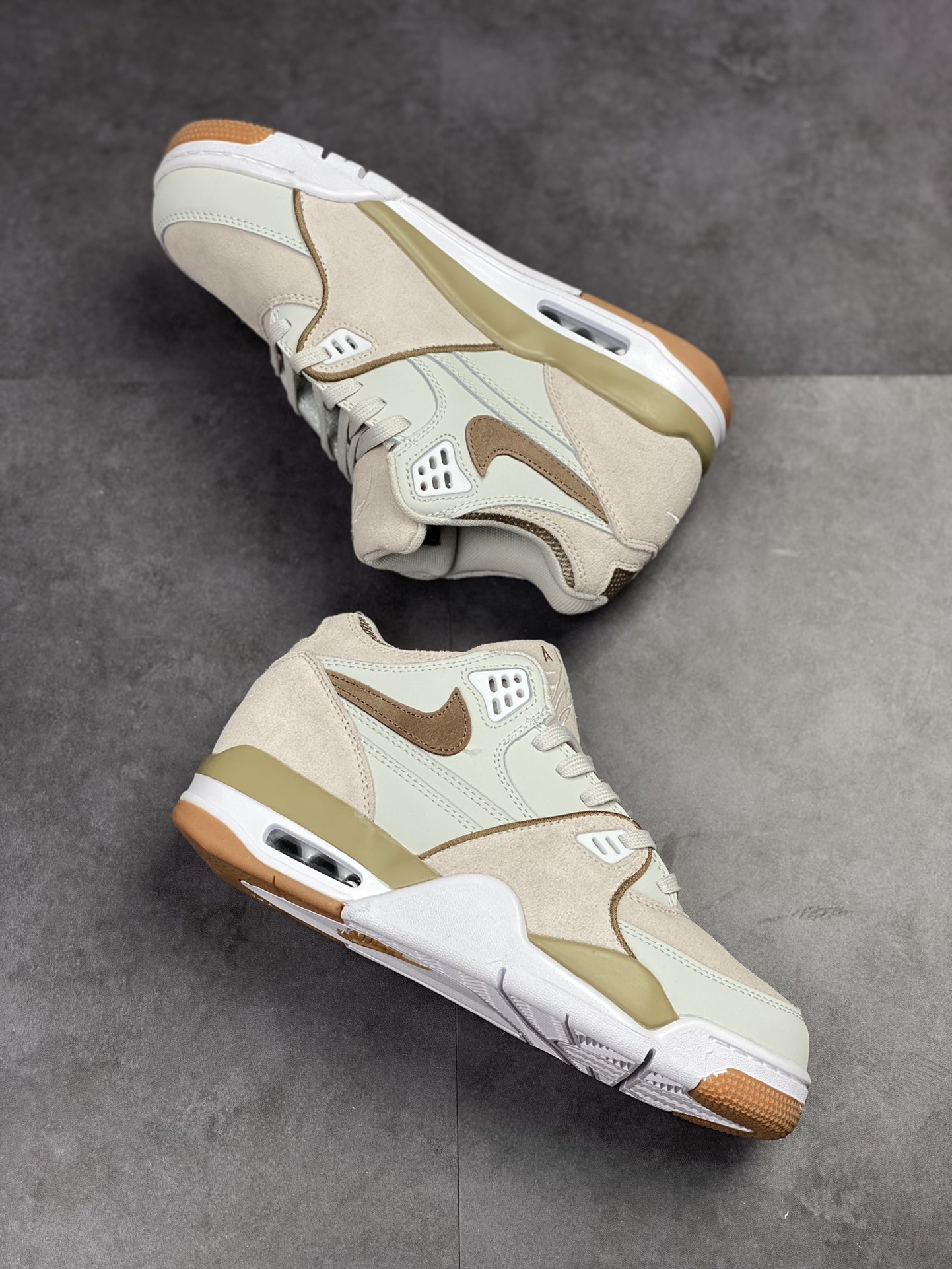 240 Nike Air Flight 89 皮革高帮复古篮球鞋 819665-002