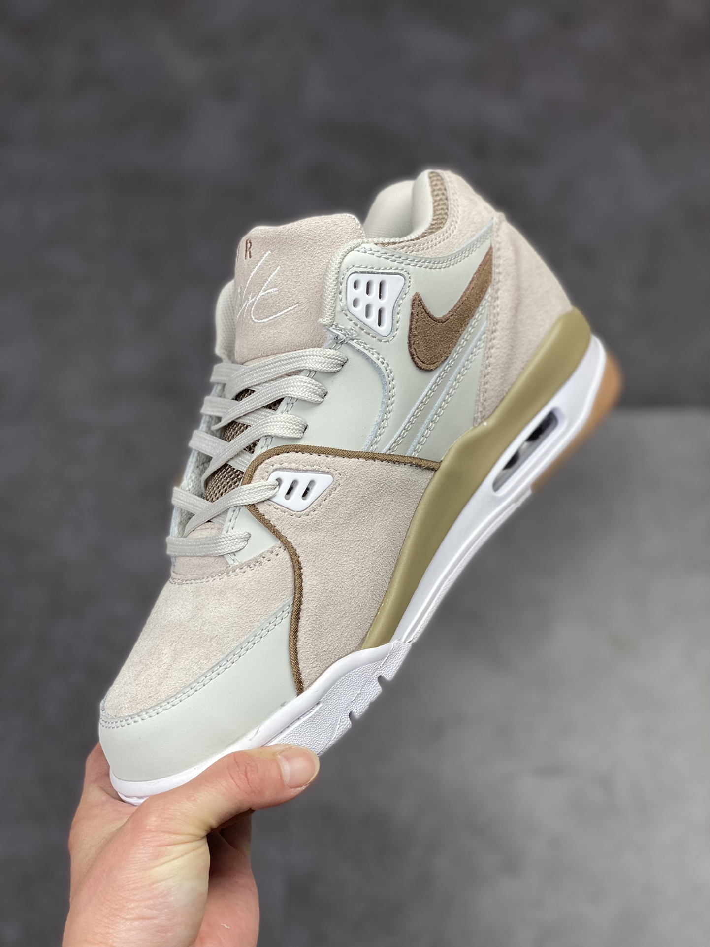 240 Nike Air Flight 89 皮革高帮复古篮球鞋 819665-002