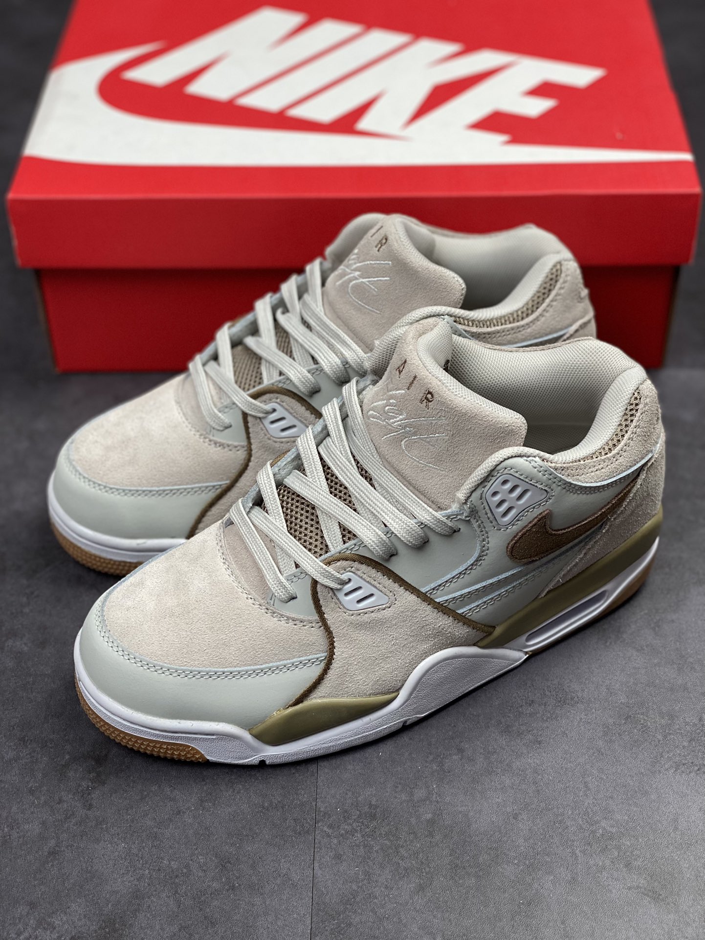 240 Nike Air Flight 89 皮革高帮复古篮球鞋 819665-002