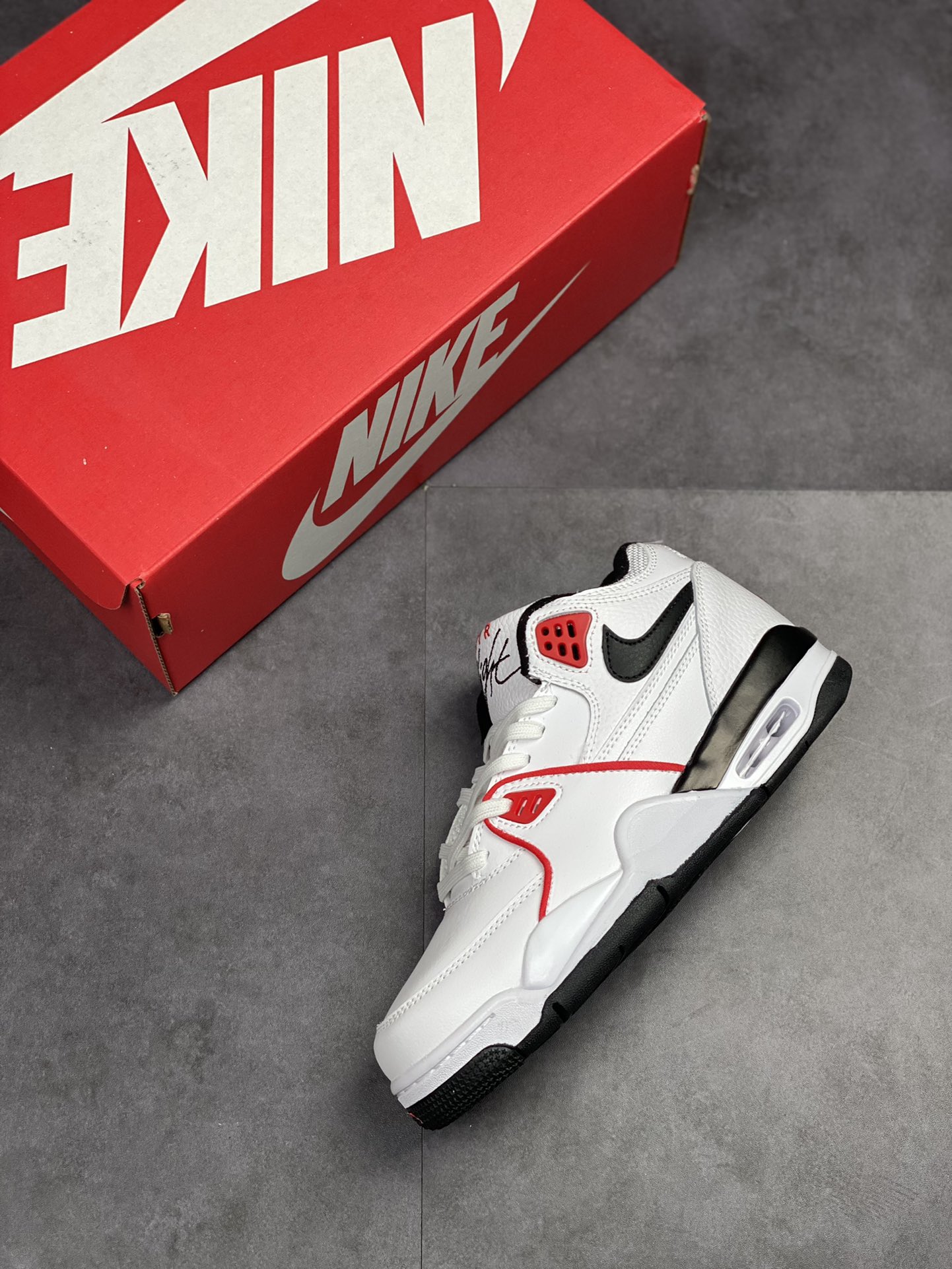 240 Nike Air Flight 89 皮革高帮复古篮球鞋  FD9928-101