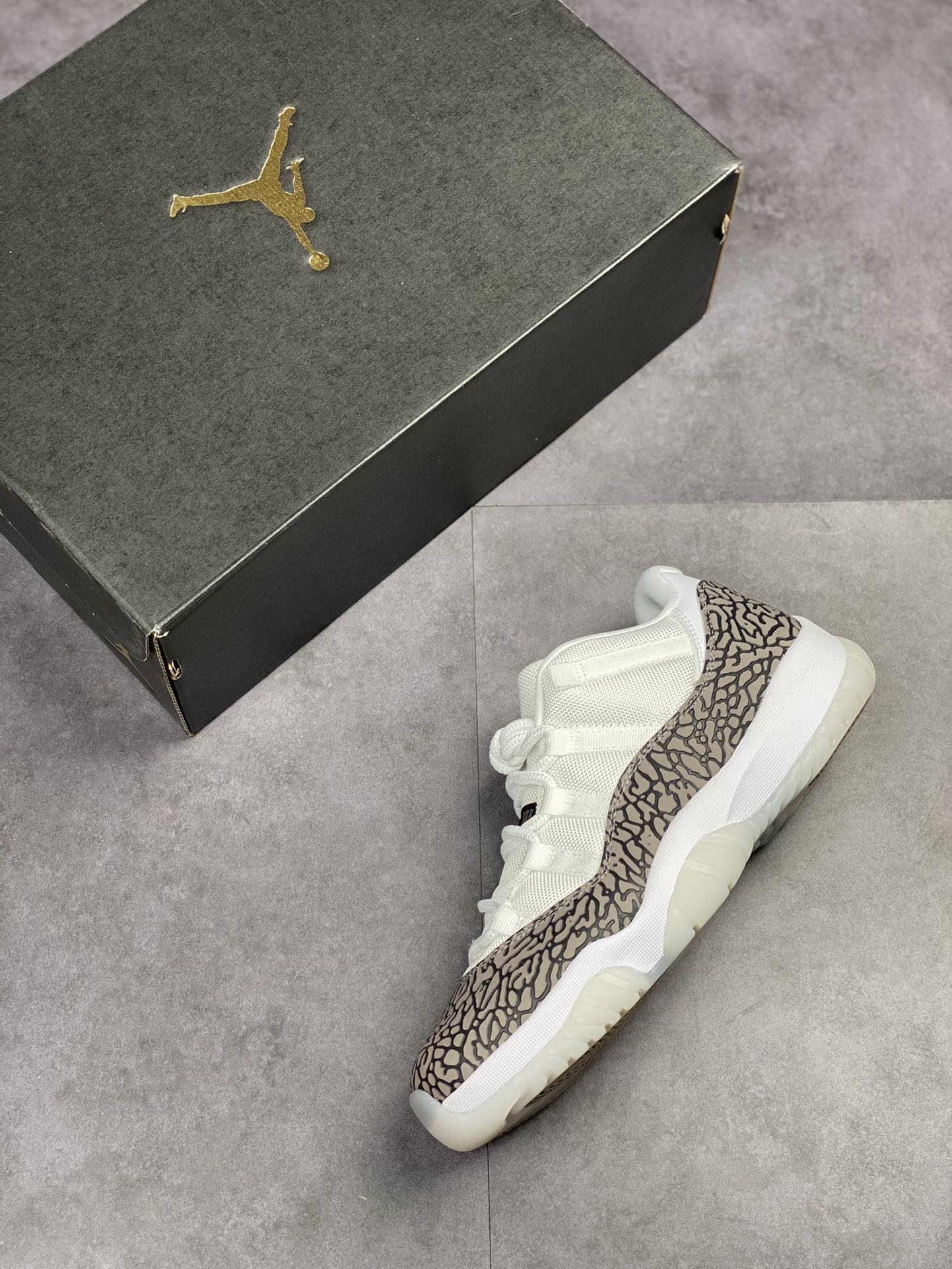 320 Air Jordan 11 Low ”Elephant” AJ11 复刻爆裂纹大象AV2187-140
