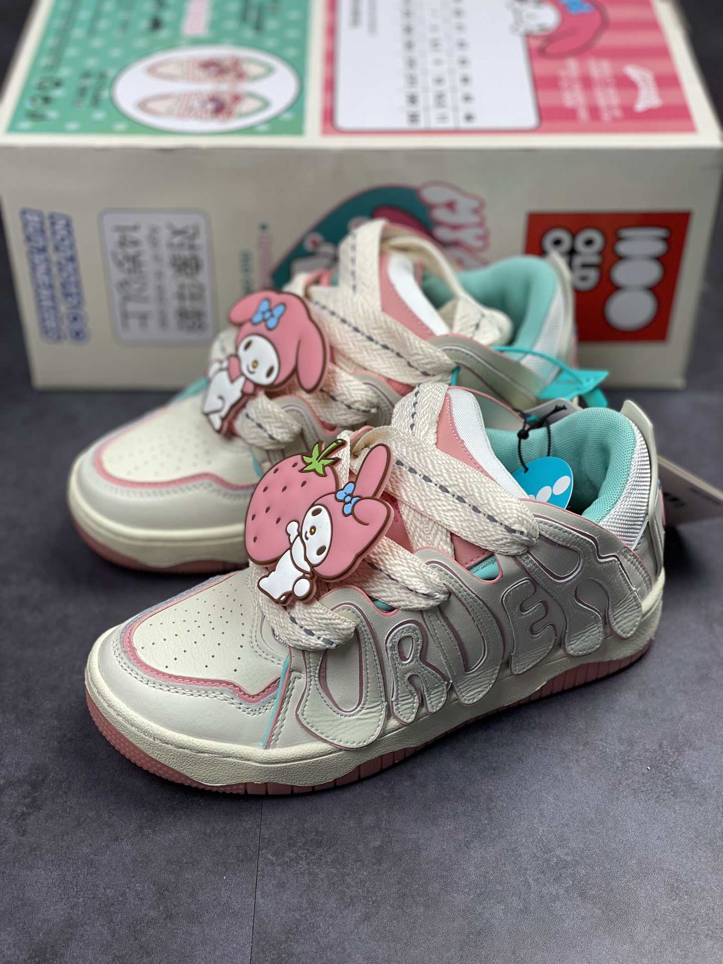 260 SANRIO My Melody x OLD ORDER Skater 001 美乐蒂联名白粉