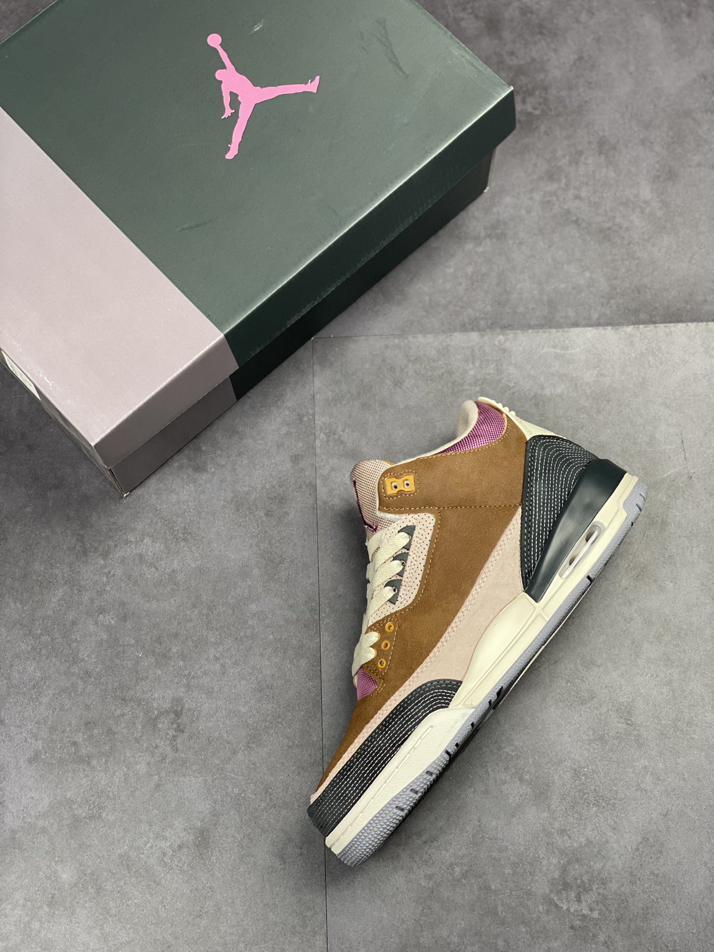 240 Air Jordan 3 Retro 棕色拼接  DR8869-200
