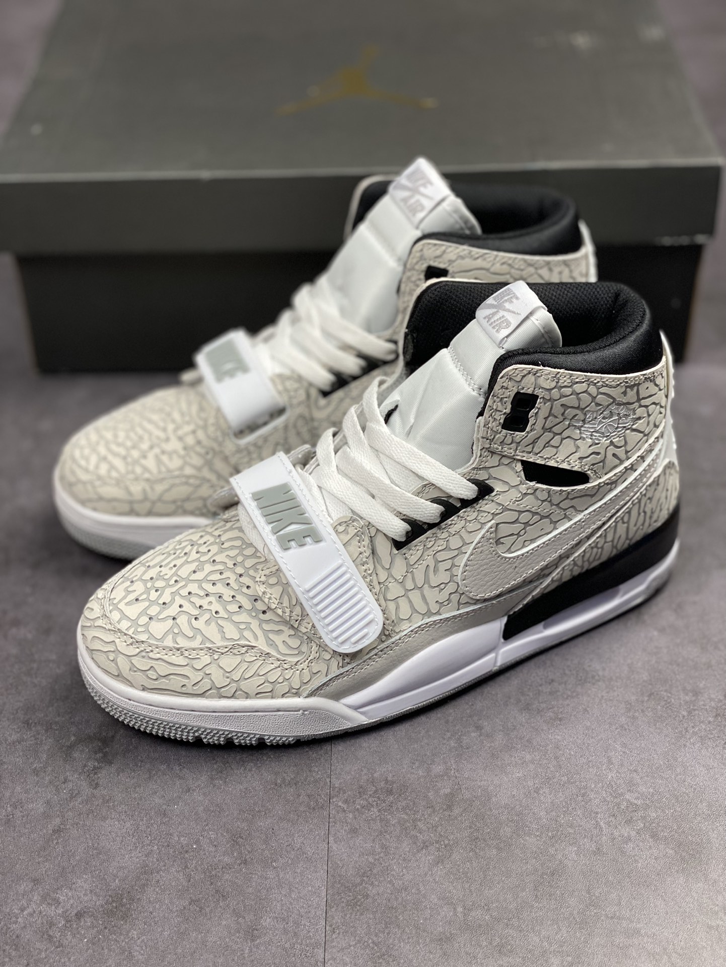 260 Air Jordan Legacy 312  AV3922-100