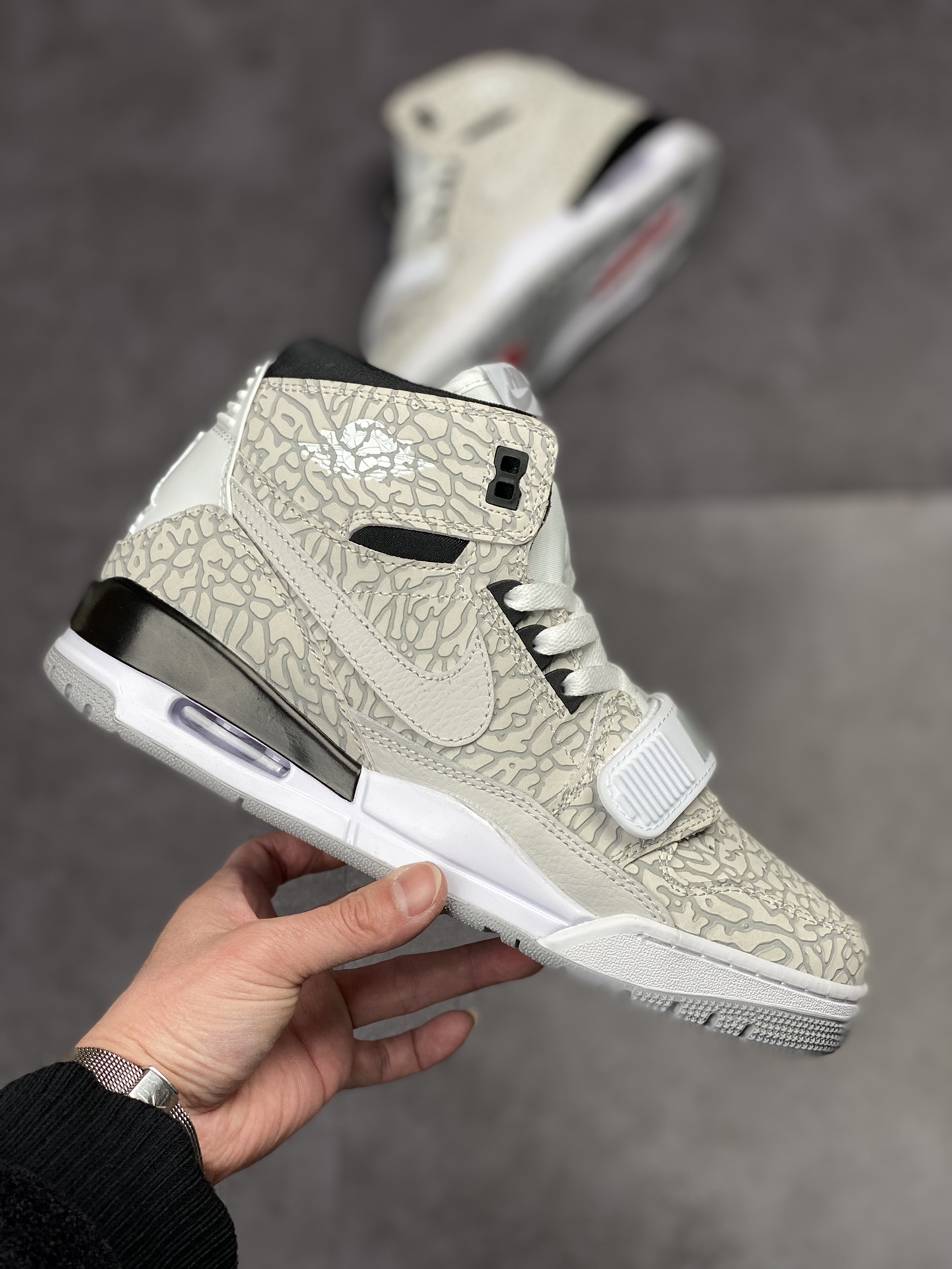 260 Air Jordan Legacy 312  AV3922-100