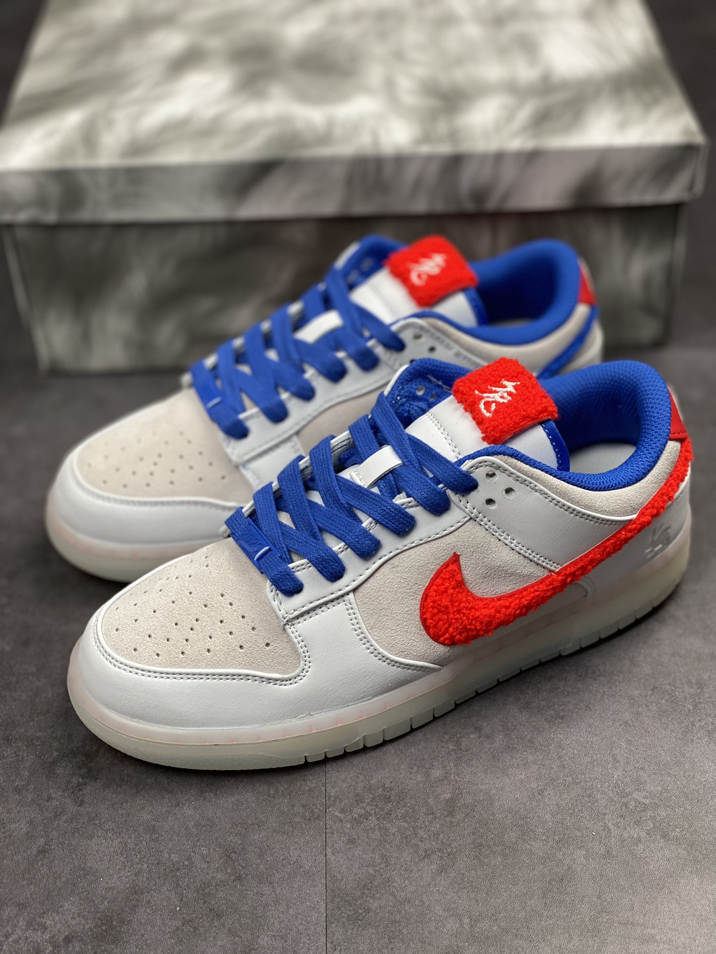 260 Nike SB Dunk Low RETRO 兔年限定 FD4203-161