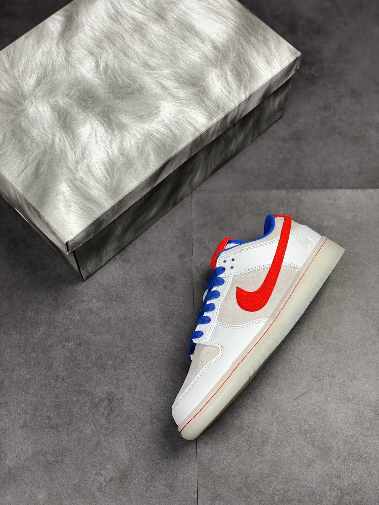 260 Nike SB Dunk Low RETRO 兔年限定 FD4203-161