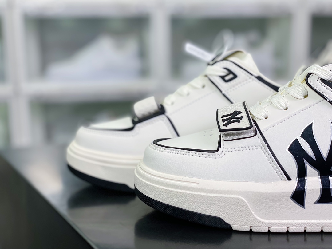 New York Yankees x [MLB] Chunky Liner Basic Mid Senior Shoes ”Velcro White and Black NY Print” 3ASXLMB3N-GP002C