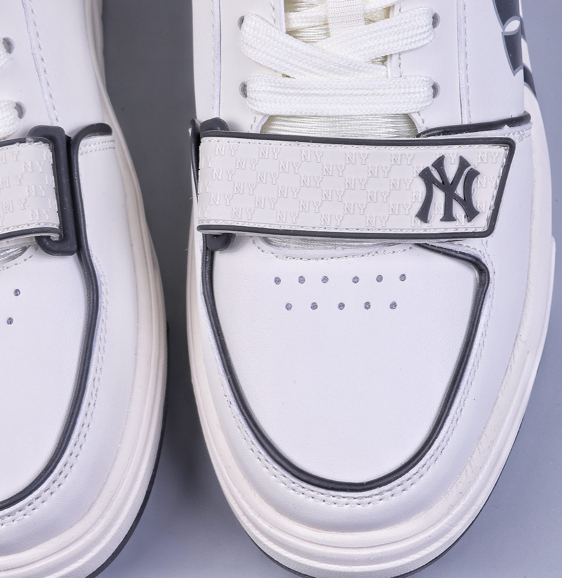 NY MLB Chunky Liner New York Yankees Velcro sneakers 3ASXLMB3N