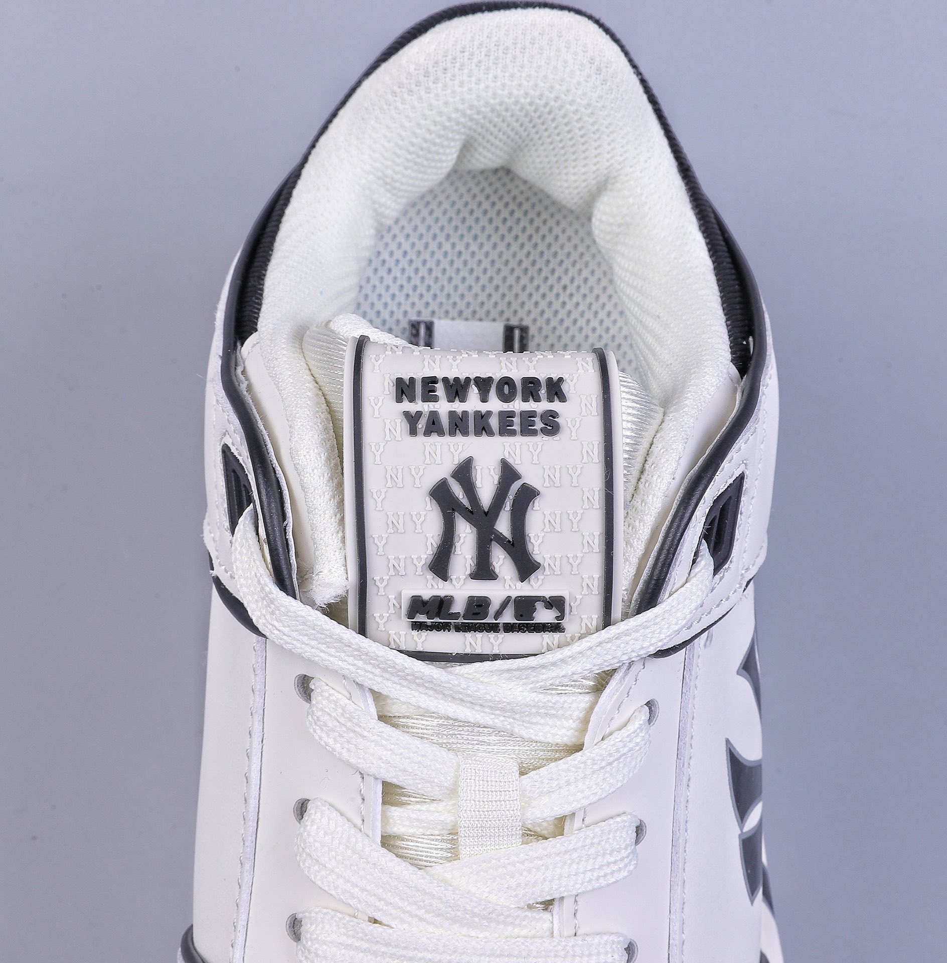 NY MLB Chunky Liner New York Yankees Velcro sneakers 3ASXLMB3N