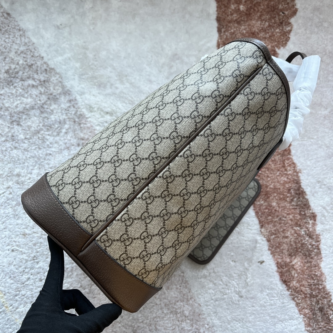 Gucci GG Supreme tote everyday