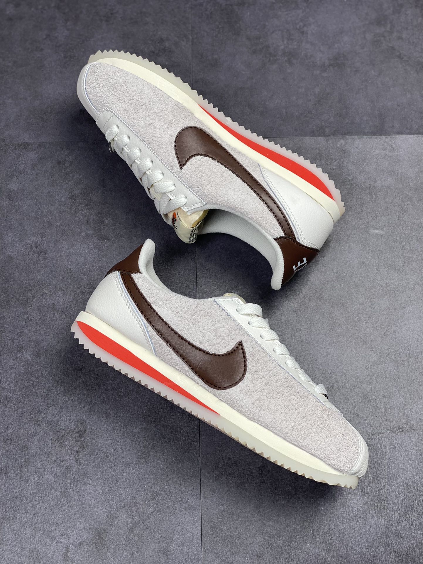 150 原装渠道订单 实体充正操作 Nike Classic Cortez Leather 经典阿甘FD2013-100
