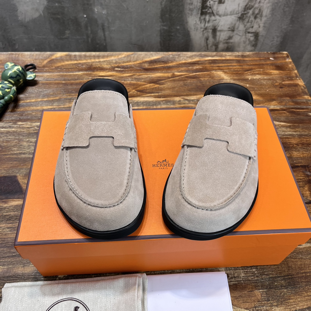 Hermès HERMES 爱马仕呆萌穆勒半拖勃肯鞋 夏天真的太需要百搭拖鞋了，怎么搭配都 ，随意且高级的感觉