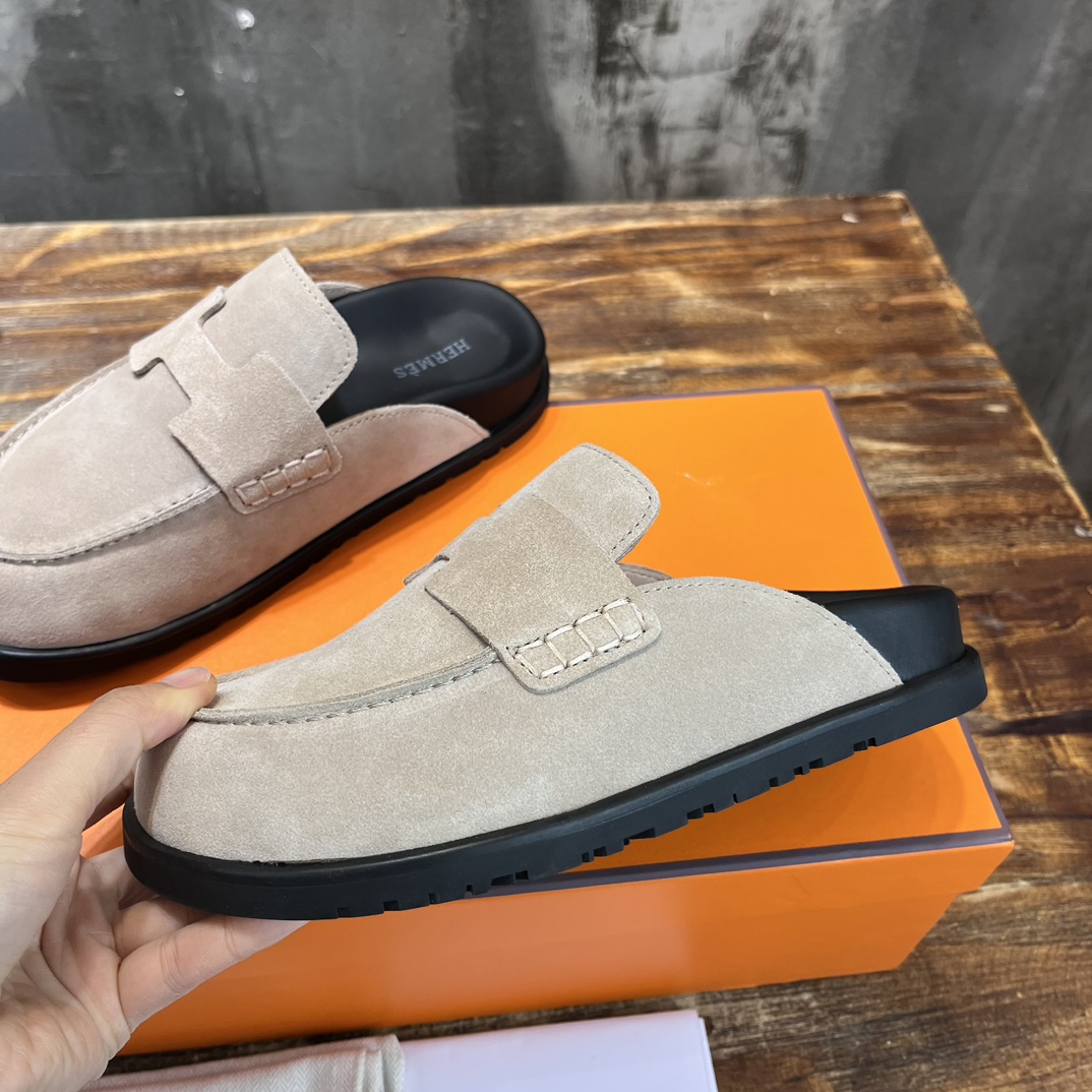 Hermès HERMES 爱马仕呆萌穆勒半拖勃肯鞋 夏天真的太需要百搭拖鞋了，怎么搭配都 ，随意且高级的感觉