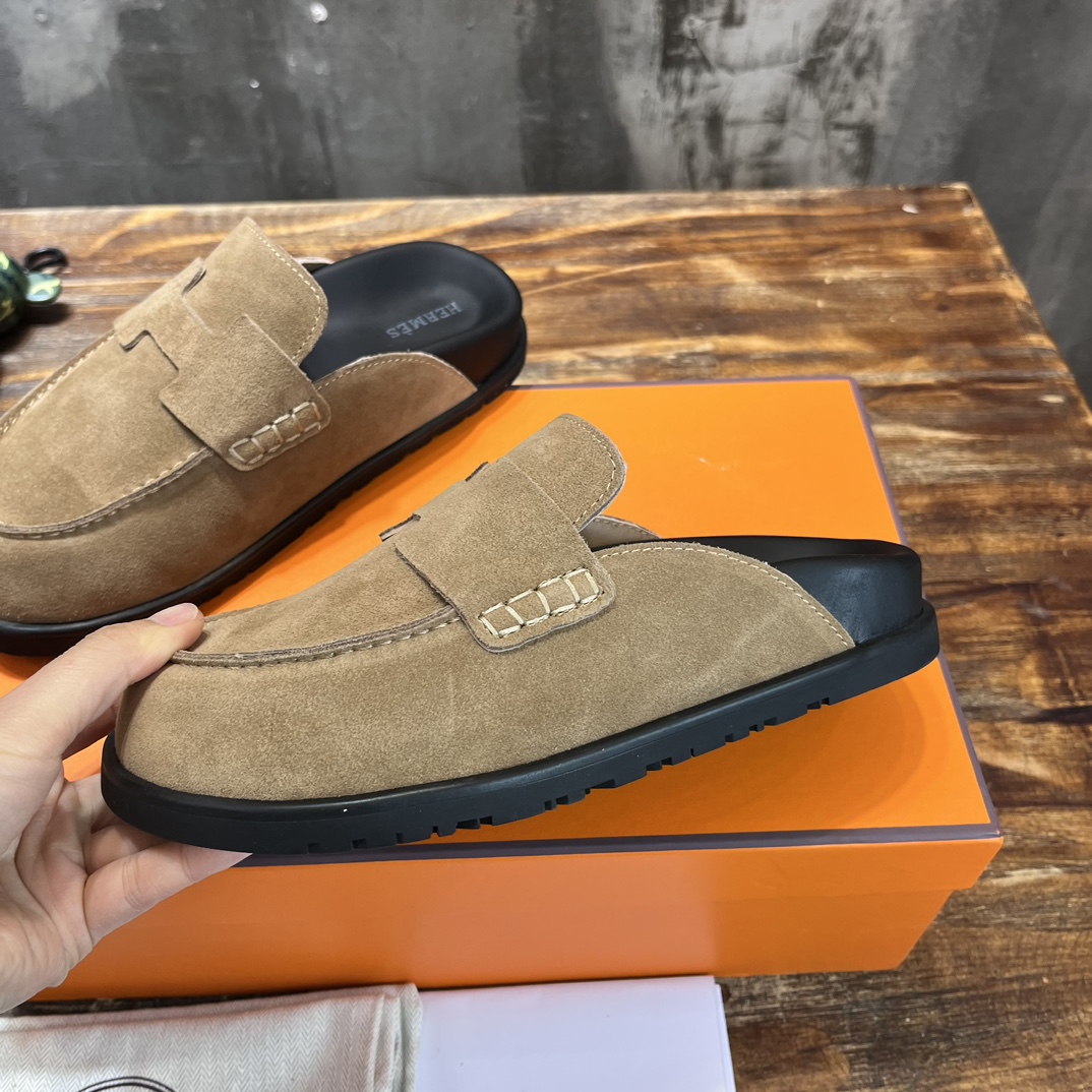 Hermès HERMES 爱马仕呆萌穆勒半拖勃肯鞋 夏天真的太需要百搭拖鞋了，怎么搭配都 ，随意且高级的感觉