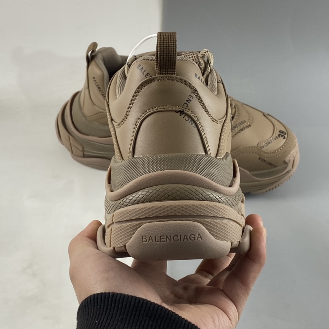 P370  Balenciaga 巴黎世家 Triple S Sneaker 复古老爹鞋