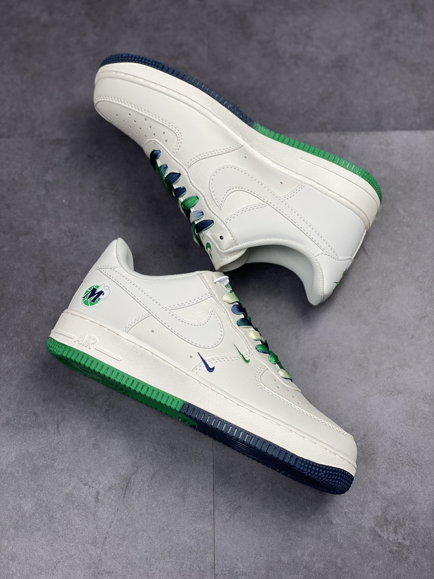 250 Nike Air Force 1 Low 07 DD5969-899