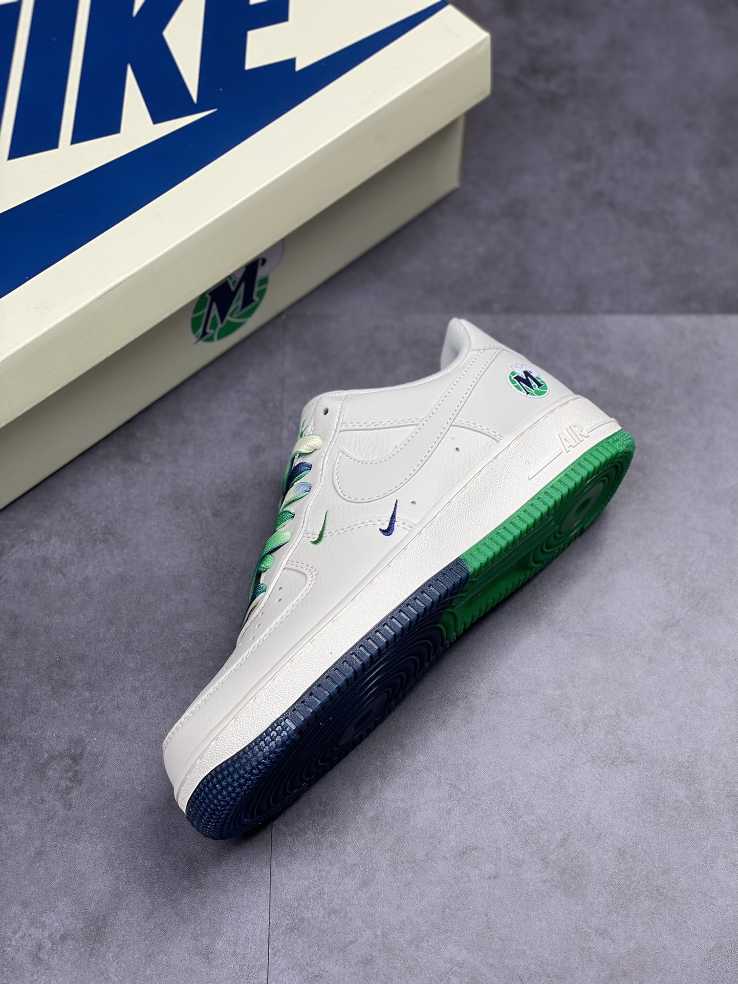 250 Nike Air Force 1 Low 07 DD5969-899