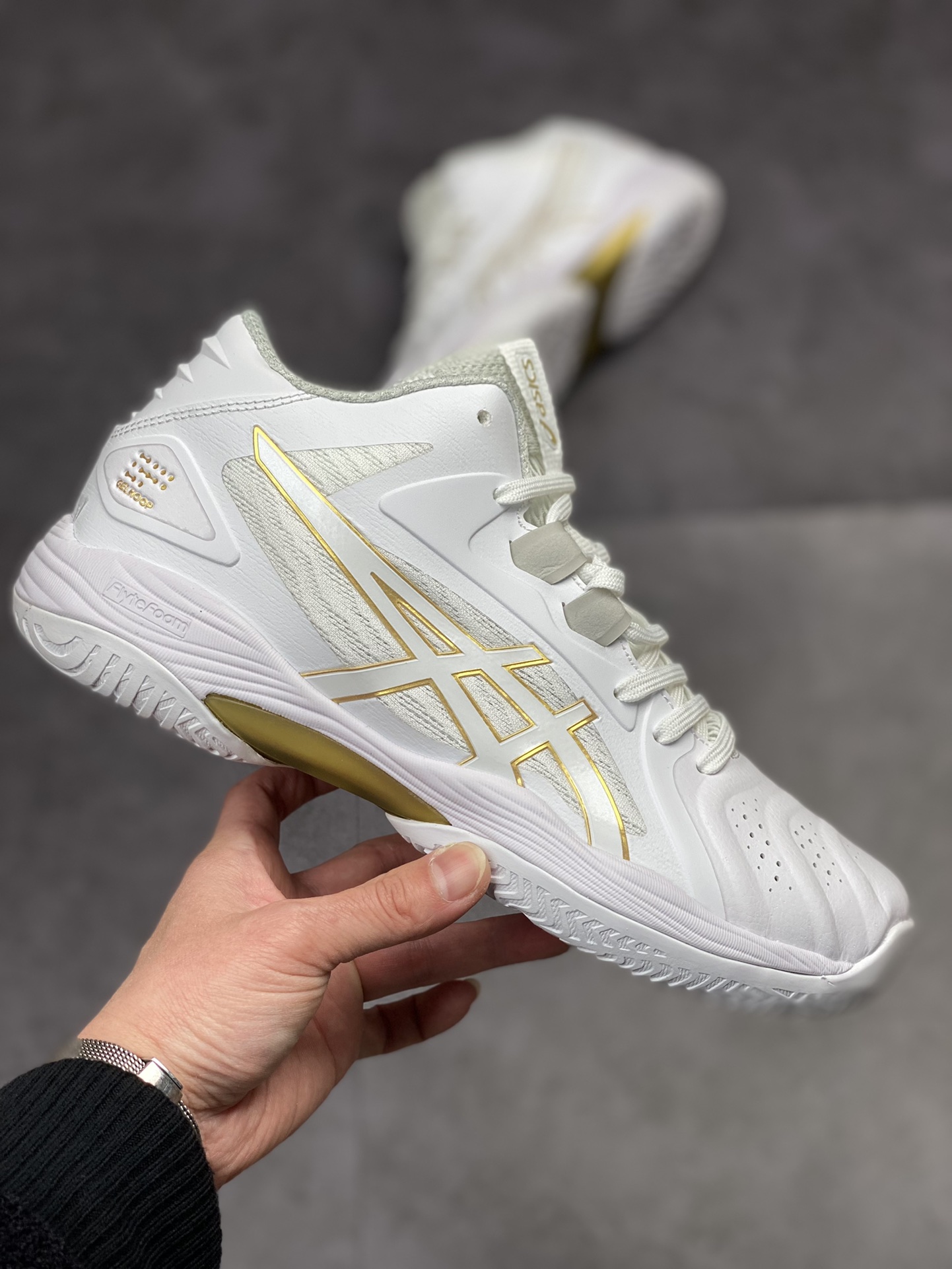 210 Asics Gelhoop V13 亚瑟士中邦 运动休闲透气专业跑鞋 1063A035