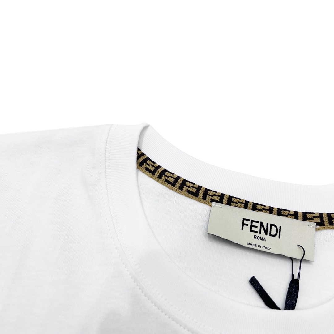 FENDI /芬迪 23SS 胸前刺绣字母短袖T恤采用60支丝