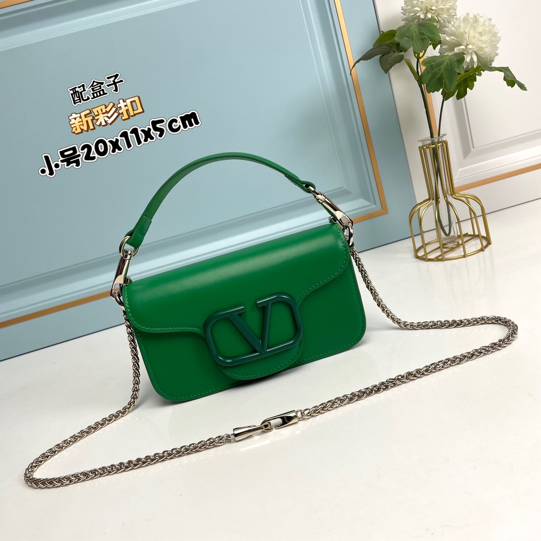 💖彩色扣💖(小号)🆕新款Garavani MINI LOCÒ小牛皮手袋，装饰彩色VLogo Signat