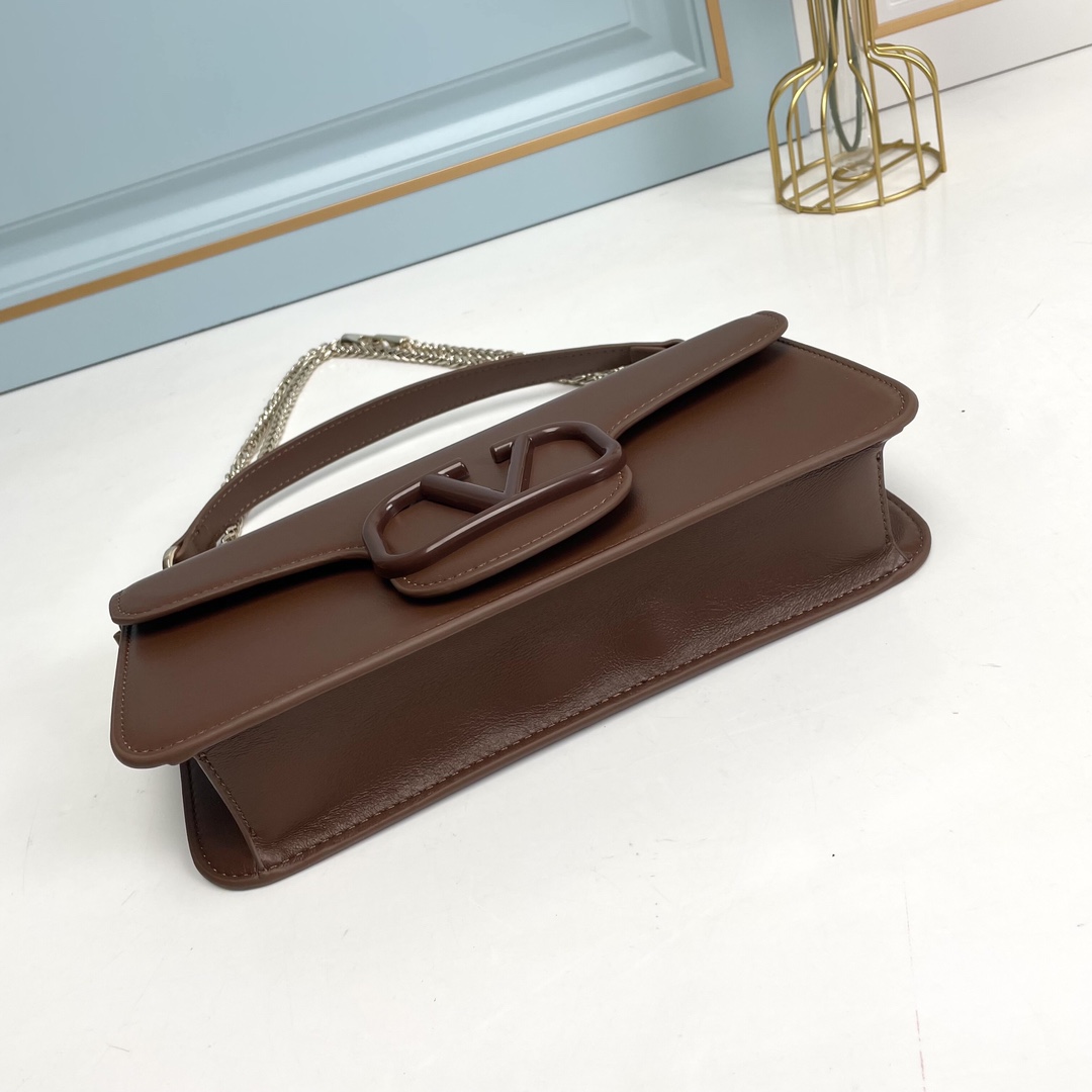 💖彩色扣💖🆕新款【大号】Garavani MINI LOCÒ小牛皮手袋，装饰彩色VLogo Signat