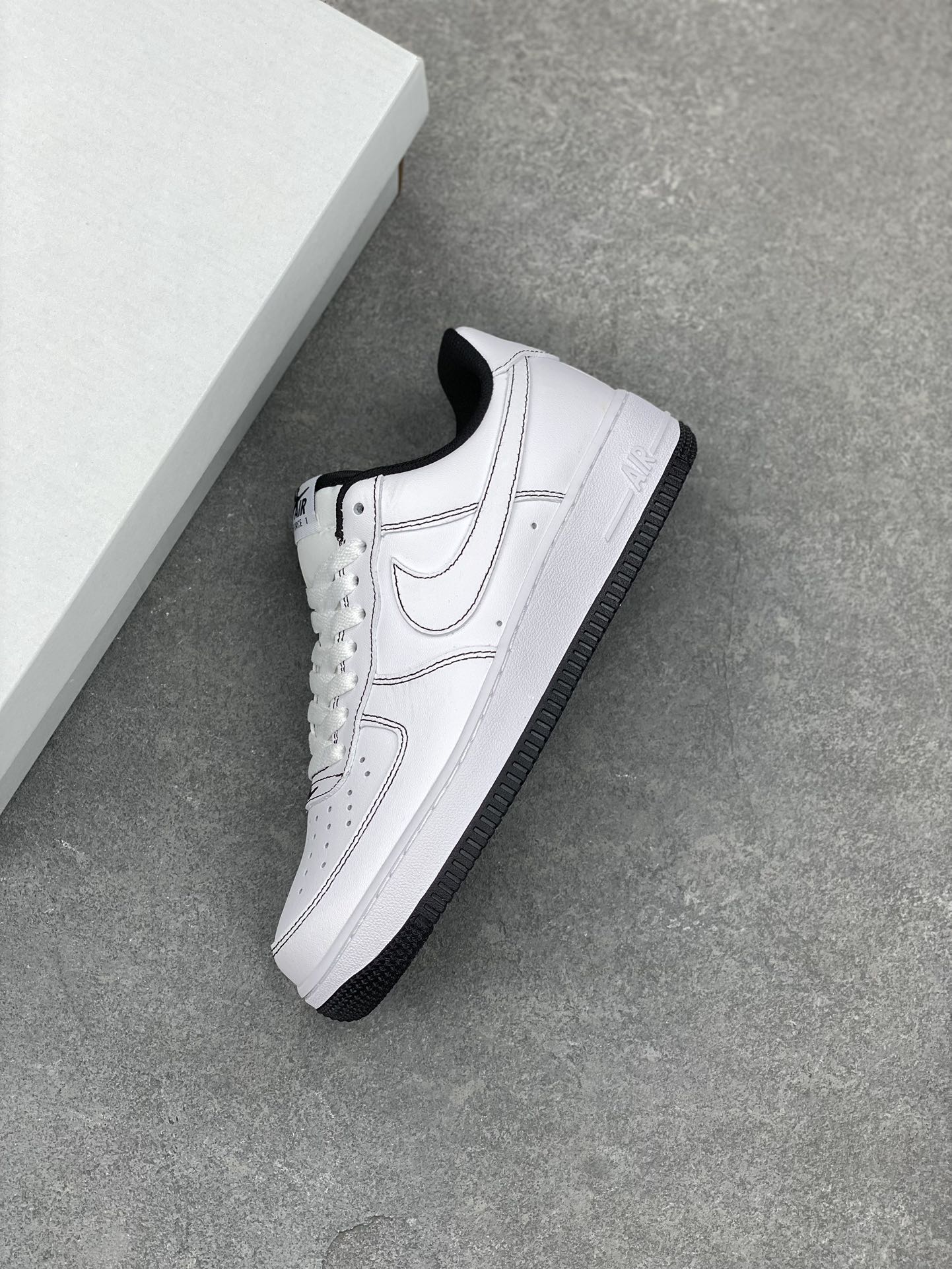 Nike Air Force 1 '07 White/Black Sneakers Classic Style & Comfort 8 i1677354096 5478 6
