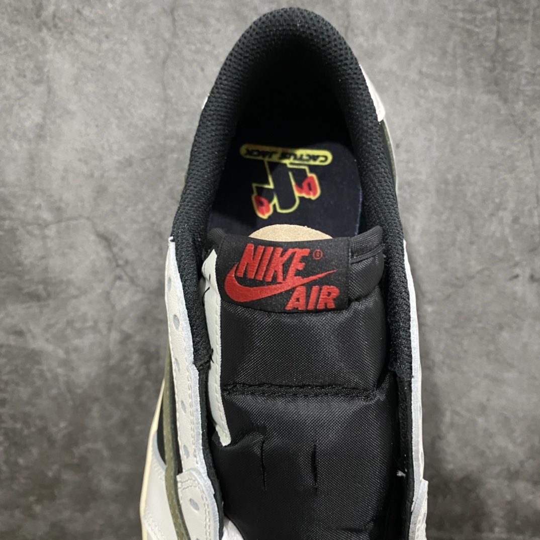 图片[6]-外贸大厂出品Air Jordan 1 x Travis Scott AJ1绿倒钩低帮5.0 货号：DZ4137-106n全鞋原厂皮 皮料质感卡色与原鞋一致n清洁度 鞋型 刺绣 都不错 正确打蜡鞋带n总体这款品质在第一梯队，这个工厂刚开始做倒钩系列，后续细节品质也会陆续改进更好 尺码：36-47.5-莆田鞋批发中心