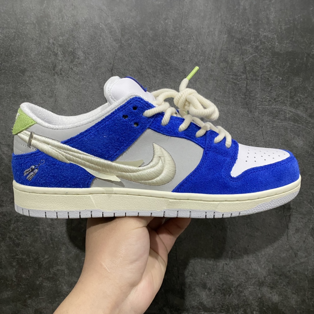 Top纯原版本 Fly Streetwear x NK SB Dunk Low 联名款低帮休闲板鞋 DQ5130-400国内一线头部大厂出品 全新楦头 知名厂牌同源 品质毋庸置疑 实拍所见即所得  尺码：36 36.5 37.5 38 38.5 39 40 40.5 41 42 42.5 43 44 44.5 45 46-莆田鞋批发中心