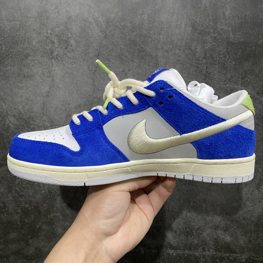 图片[2]-Top纯原版本 Fly Streetwear x NK SB Dunk Low 联名款低帮休闲板鞋 DQ5130-400国内一线头部大厂出品 全新楦头 知名厂牌同源 品质毋庸置疑 实拍所见即所得  尺码：36 36.5 37.5 38 38.5 39 40 40.5 41 42 42.5 43 44 44.5 45 46-莆田鞋批发中心