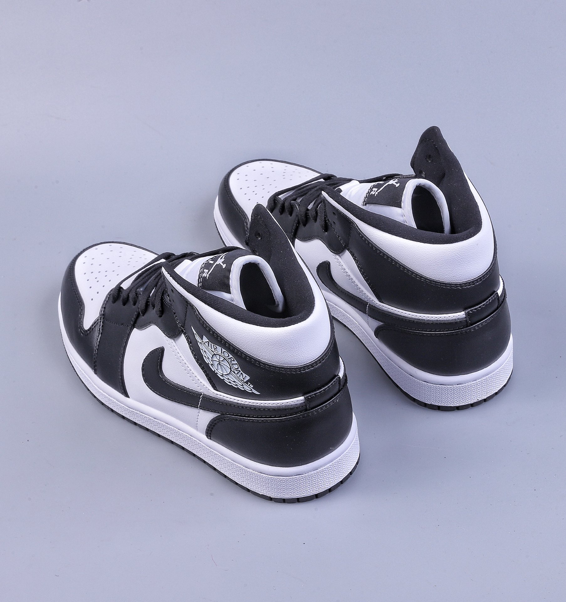 220 Air Jordan 1 Mid ”Panda” AJ1 乔1黑白熊猫 中邦篮球鞋 DV0991-101