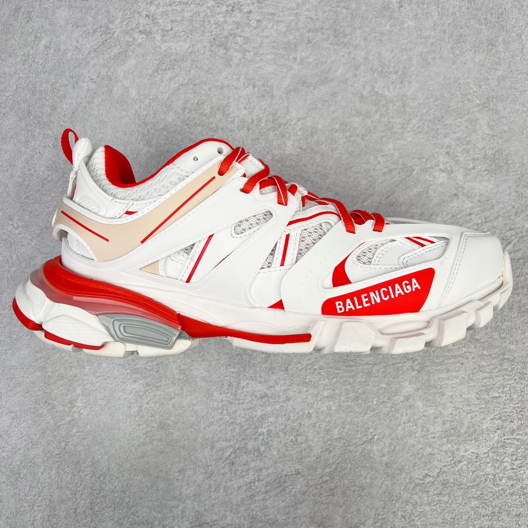 ＃VG零售版 BALENCIAGA Track 巴黎世家三代复古老爹鞋 全套原纸板楦头开发 最原汁原味的灵魂版型 全鞋荧光划线卡点 胶水把控整洁度追求极致完美 每一双都是工艺品 多重QC质检 超越公司货的品控标准 实实在在的免检产品 原盒原配 正确字体电绣 粗细、位置、大小正确 侧边TPU 透气孔匹配意产原版 正确气垫分离大底 TPU软底 原版一致大底LOGO 立体感十足 原厂皮料水洗做旧 采购原厂网纱 该款鞋采用网眼布和尼龙制成 不含皮革 鞋舌饰有Track.2橡胶品牌标识 外侧饰有橡胶品牌标识 泡沫后帮压印品牌标识 外底正面压印BB标识 由176块饰片拼接而成的铰接式鞋面 侧面配金属质感网眼布 内面配有额外金属光泽饰件 包含1副鞋带和1副备用鞋带 后帮配有拉环鞋提 动态鞋底设计 为双脚带来后续的助力 正常尺码 尺码：35 36 37 38 39 40 41 42 43 44 45 46-选品中心