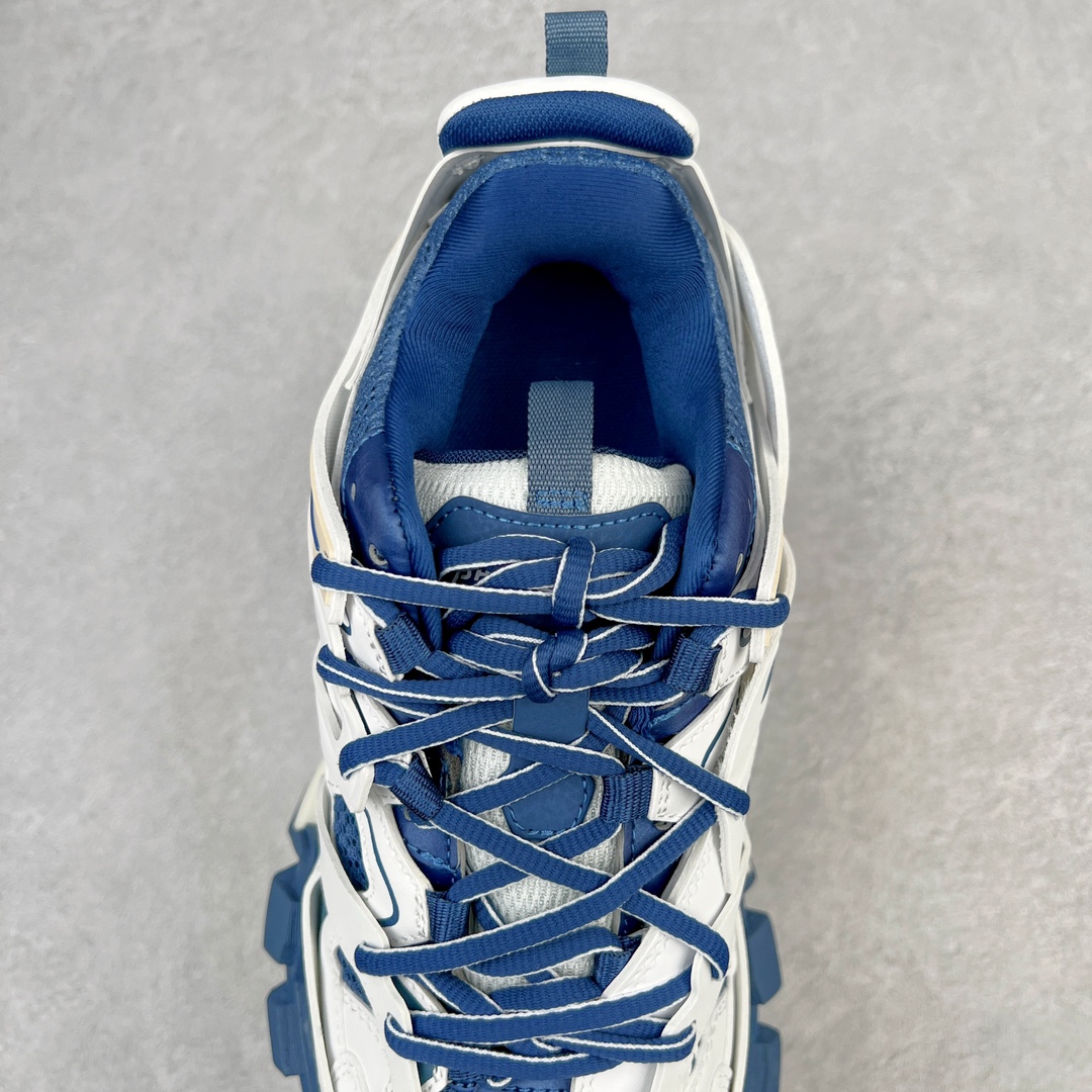 图片[5]-＃VG零售版 BALENCIAGA Track 巴黎世家三代复古老爹鞋 全套原纸板楦头开发 最原汁原味的灵魂版型 全鞋荧光划线卡点 胶水把控整洁度追求极致完美 每一双都是工艺品 多重QC质检 超越公司货的品控标准 实实在在的免检产品 原盒原配 正确字体电绣 粗细、位置、大小正确 侧边TPU 透气孔匹配意产原版 正确气垫分离大底 TPU软底 原版一致大底LOGO 立体感十足 原厂皮料水洗做旧 采购原厂网纱 该款鞋采用网眼布和尼龙制成 不含皮革 鞋舌饰有Track.2橡胶品牌标识 外侧饰有橡胶品牌标识 泡沫后帮压印品牌标识 外底正面压印BB标识 由176块饰片拼接而成的铰接式鞋面 侧面配金属质感网眼布 内面配有额外金属光泽饰件 包含1副鞋带和1副备用鞋带 后帮配有拉环鞋提 动态鞋底设计 为双脚带来后续的助力 正常尺码 尺码：35 36 37 38 39 40 41 42 43 44 45 46-选品中心