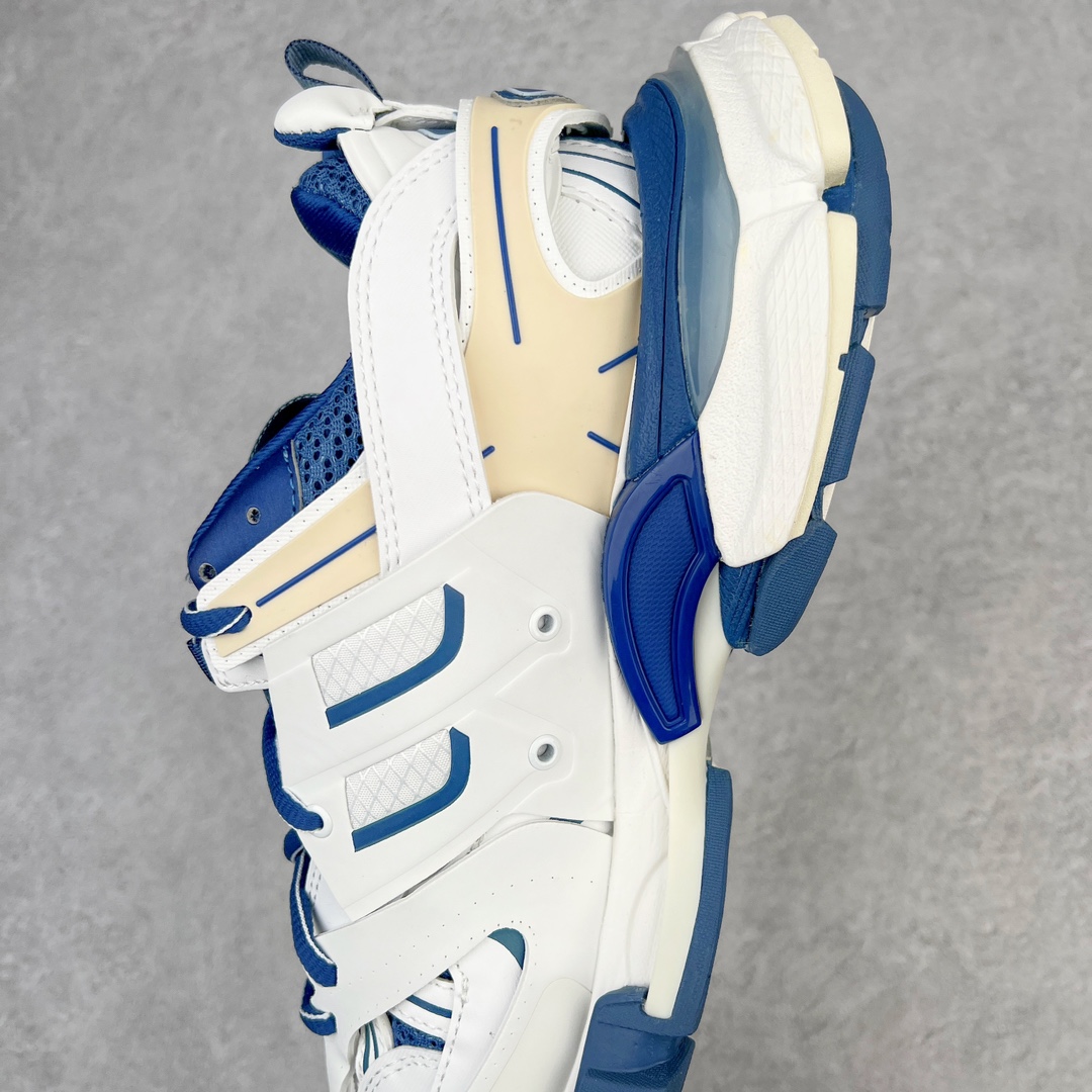 图片[7]-＃VG零售版 BALENCIAGA Track 巴黎世家三代复古老爹鞋 全套原纸板楦头开发 最原汁原味的灵魂版型 全鞋荧光划线卡点 胶水把控整洁度追求极致完美 每一双都是工艺品 多重QC质检 超越公司货的品控标准 实实在在的免检产品 原盒原配 正确字体电绣 粗细、位置、大小正确 侧边TPU 透气孔匹配意产原版 正确气垫分离大底 TPU软底 原版一致大底LOGO 立体感十足 原厂皮料水洗做旧 采购原厂网纱 该款鞋采用网眼布和尼龙制成 不含皮革 鞋舌饰有Track.2橡胶品牌标识 外侧饰有橡胶品牌标识 泡沫后帮压印品牌标识 外底正面压印BB标识 由176块饰片拼接而成的铰接式鞋面 侧面配金属质感网眼布 内面配有额外金属光泽饰件 包含1副鞋带和1副备用鞋带 后帮配有拉环鞋提 动态鞋底设计 为双脚带来后续的助力 正常尺码 尺码：35 36 37 38 39 40 41 42 43 44 45 46-选品中心