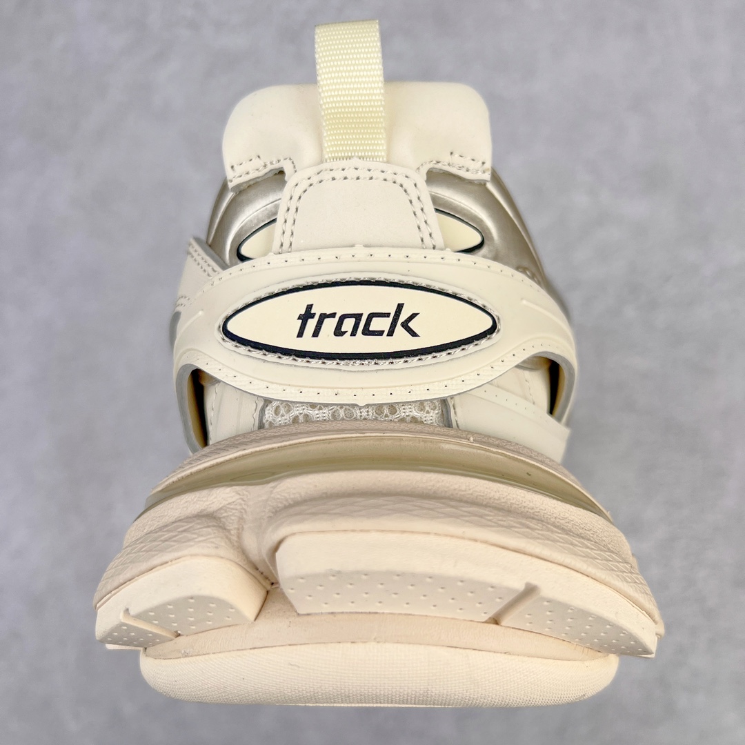 图片[8]-＃VG零售版 BALENCIAGA Track 巴黎世家三代复古老爹鞋 全套原纸板楦头开发 最原汁原味的灵魂版型 全鞋荧光划线卡点 胶水把控整洁度追求极致完美 每一双都是工艺品 多重QC质检 超越公司货的品控标准 实实在在的免检产品 原盒原配 正确字体电绣 粗细、位置、大小正确 侧边TPU 透气孔匹配意产原版 正确气垫分离大底 TPU软底 原版一致大底LOGO 立体感十足 原厂皮料水洗做旧 采购原厂网纱 该款鞋采用网眼布和尼龙制成 不含皮革 鞋舌饰有Track.2橡胶品牌标识 外侧饰有橡胶品牌标识 泡沫后帮压印品牌标识 外底正面压印BB标识 由176块饰片拼接而成的铰接式鞋面 侧面配金属质感网眼布 内面配有额外金属光泽饰件 包含1副鞋带和1副备用鞋带 后帮配有拉环鞋提 动态鞋底设计 为双脚带来后续的助力 正常尺码 尺码：35 36 37 38 39 40 41 42 43 44 45 46-选品中心