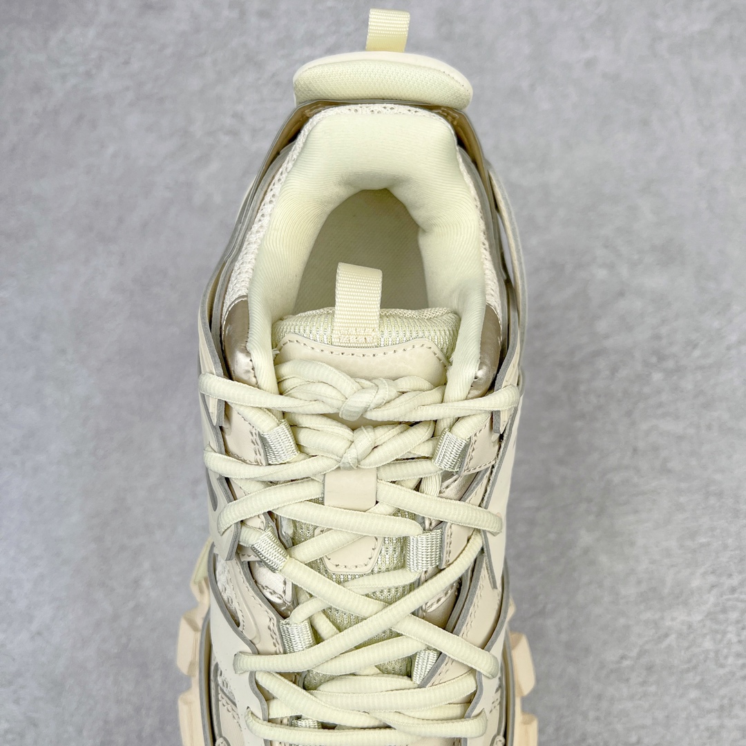 图片[5]-＃VG零售版 BALENCIAGA Track 巴黎世家三代复古老爹鞋 全套原纸板楦头开发 最原汁原味的灵魂版型 全鞋荧光划线卡点 胶水把控整洁度追求极致完美 每一双都是工艺品 多重QC质检 超越公司货的品控标准 实实在在的免检产品 原盒原配 正确字体电绣 粗细、位置、大小正确 侧边TPU 透气孔匹配意产原版 正确气垫分离大底 TPU软底 原版一致大底LOGO 立体感十足 原厂皮料水洗做旧 采购原厂网纱 该款鞋采用网眼布和尼龙制成 不含皮革 鞋舌饰有Track.2橡胶品牌标识 外侧饰有橡胶品牌标识 泡沫后帮压印品牌标识 外底正面压印BB标识 由176块饰片拼接而成的铰接式鞋面 侧面配金属质感网眼布 内面配有额外金属光泽饰件 包含1副鞋带和1副备用鞋带 后帮配有拉环鞋提 动态鞋底设计 为双脚带来后续的助力 正常尺码 尺码：35 36 37 38 39 40 41 42 43 44 45 46-选品中心