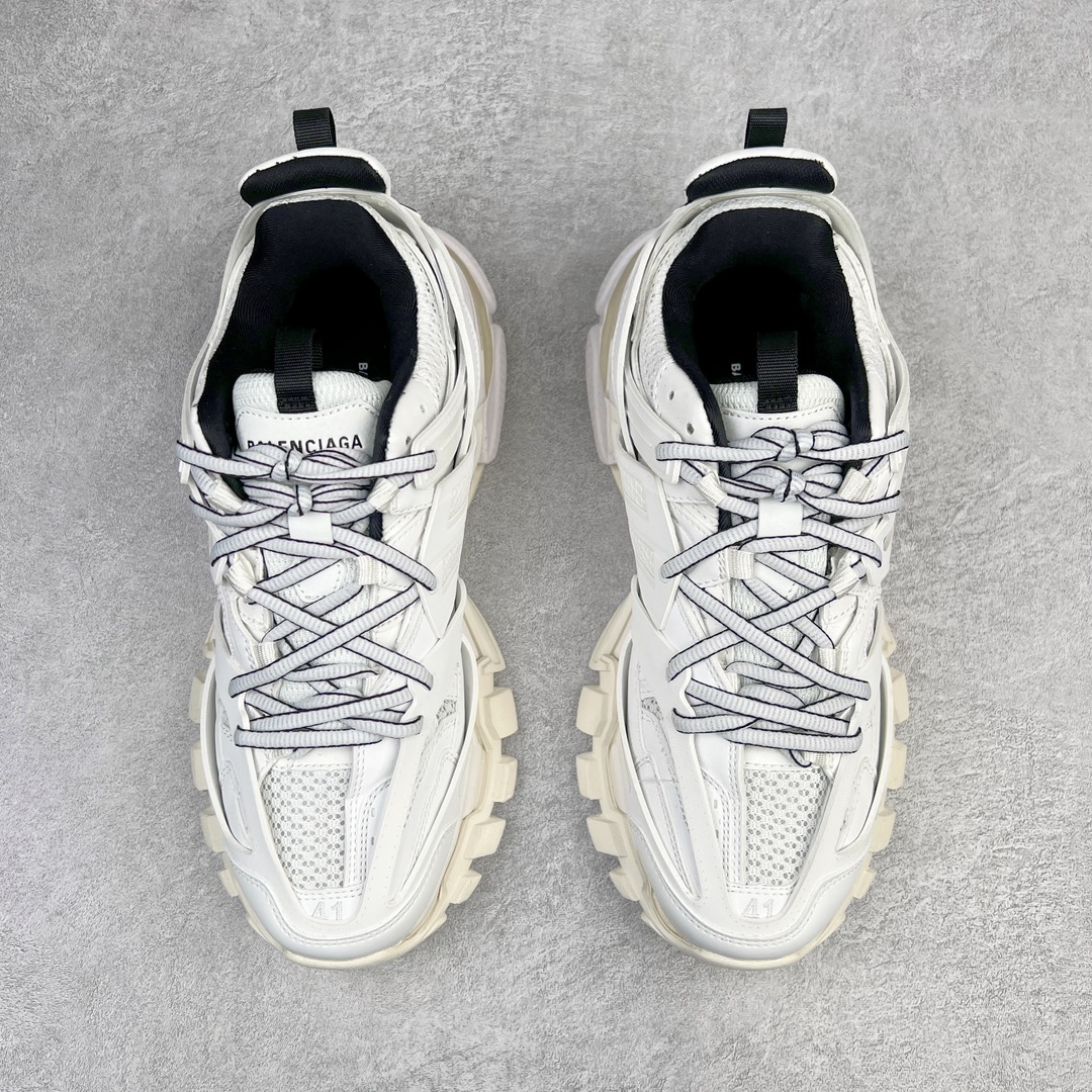 图片[2]-＃VG零售版 BALENCIAGA Track 巴黎世家三代复古老爹鞋 全套原纸板楦头开发 最原汁原味的灵魂版型 全鞋荧光划线卡点 胶水把控整洁度追求极致完美 每一双都是工艺品 多重QC质检 超越公司货的品控标准 实实在在的免检产品 原盒原配 正确字体电绣 粗细、位置、大小正确 侧边TPU 透气孔匹配意产原版 正确气垫分离大底 TPU软底 原版一致大底LOGO 立体感十足 原厂皮料水洗做旧 采购原厂网纱 该款鞋采用网眼布和尼龙制成 不含皮革 鞋舌饰有Track.2橡胶品牌标识 外侧饰有橡胶品牌标识 泡沫后帮压印品牌标识 外底正面压印BB标识 由176块饰片拼接而成的铰接式鞋面 侧面配金属质感网眼布 内面配有额外金属光泽饰件 包含1副鞋带和1副备用鞋带 后帮配有拉环鞋提 动态鞋底设计 为双脚带来后续的助力 正常尺码 尺码：35 36 37 38 39 40 41 42 43 44 45 46-选品中心