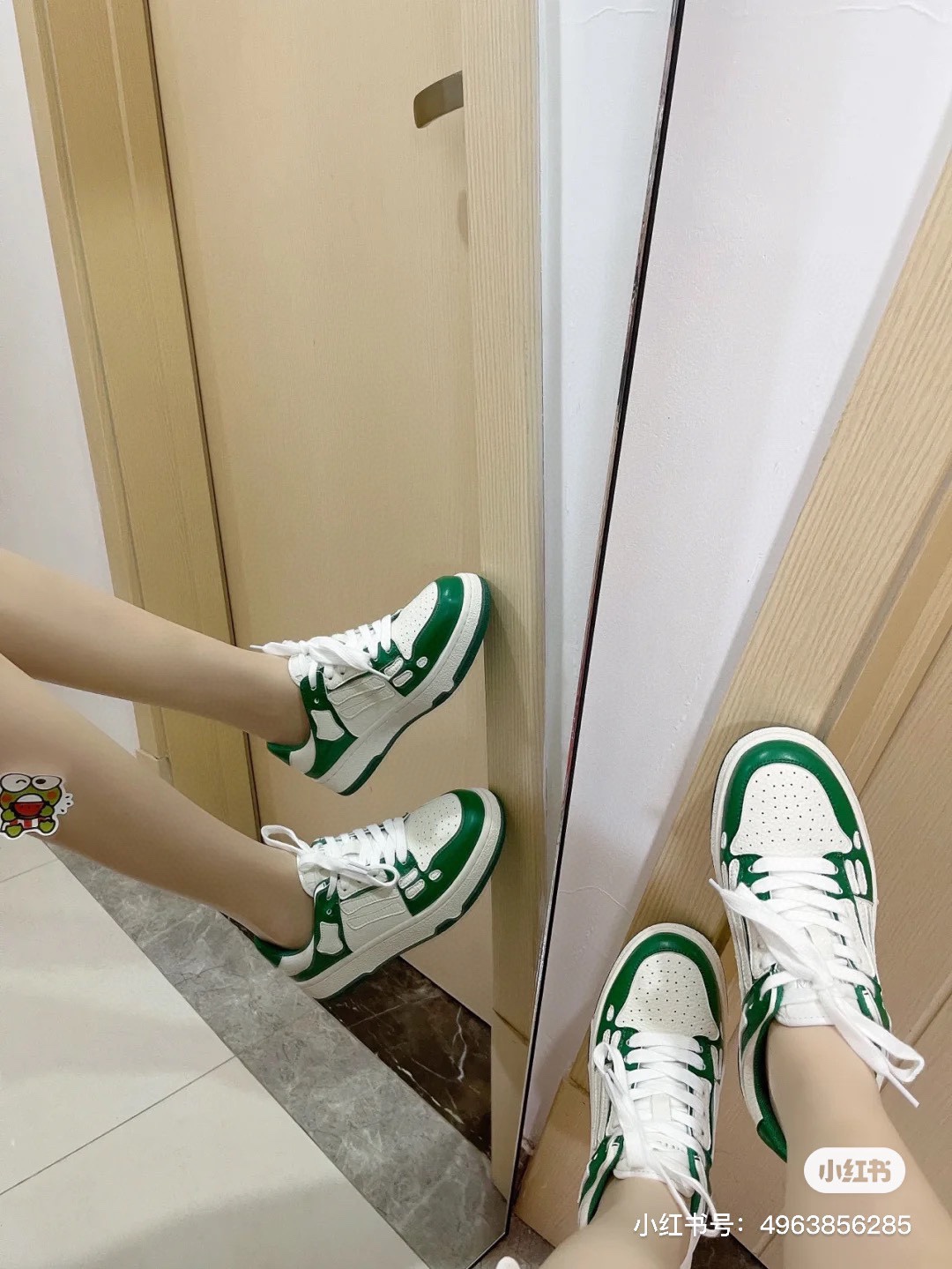 
AMIRI埃米尔爆款情侣骨头鞋。来自洛杉矶的高街潮牌独家爆版骨头鞋，众多明星网红同款，中国新说唱歌手小白Gali 王一博 杨幂等网红博主争夺上脚，AJ1的鞋型侧面立体骷髅头拼接骨头状
❶面料:原版定做头层牛皮➕双层骨头全油边工艺
❷内里:独家定制Nike同级内里 (无法超越)
❸垫脚:原版开模注塑成型
❹大底:独家1:1开模三色 原版大底
❺码数:情侣35-45（女41男45.定制不退换）高帮280底帮260 3D打印加20







