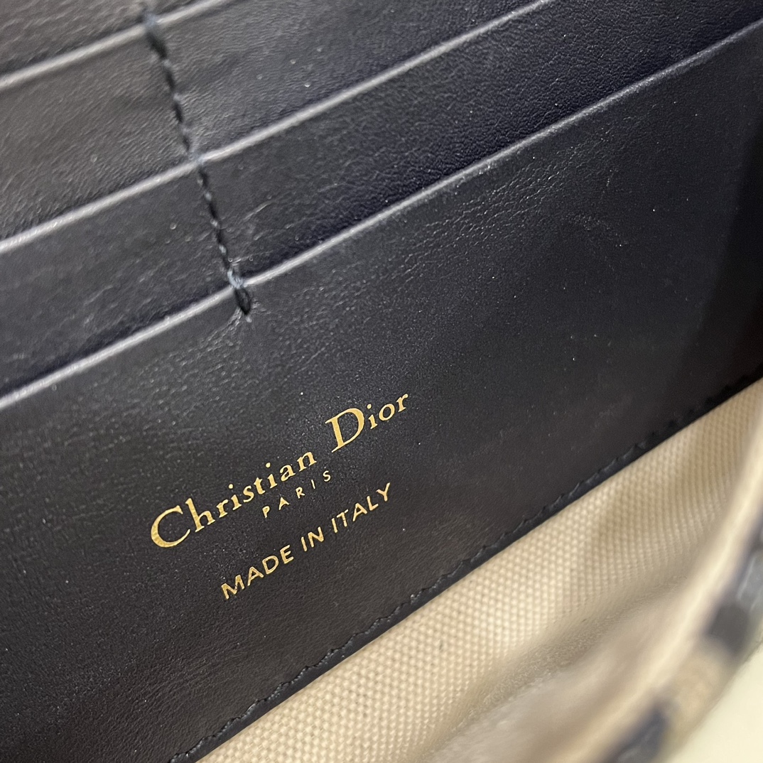 迪奥Dior顶级进口牛皮进口刺绣Bobby系列woc链条包采用经典蓝色oblique老花面料精心制作翻盖
