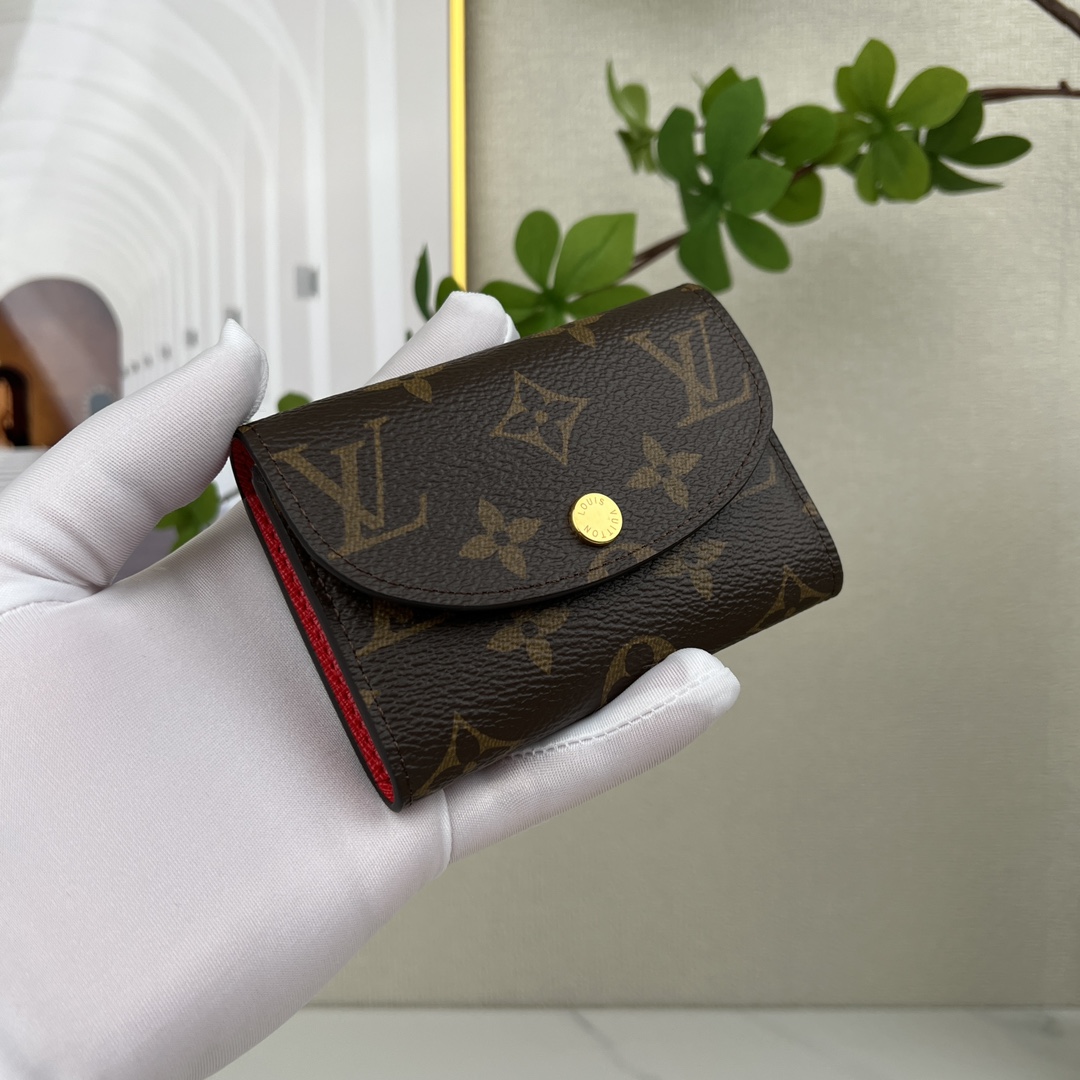 顶级原单 【louis vuitton】顶级原单 独家背景 M41939 金扣大红 尺寸: 11 x 8 x 2.5 厘米 本款 Rosalie 3