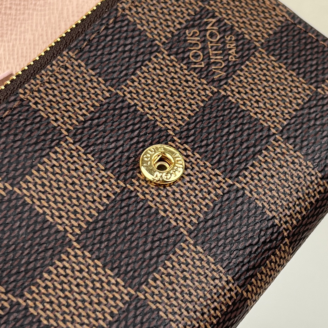 louis vuitton】顶级原单 独家背景 M41939 金扣啡格粉 N64423 金扣 尺寸: 11 x 8 x 2.5 厘米 本款 9