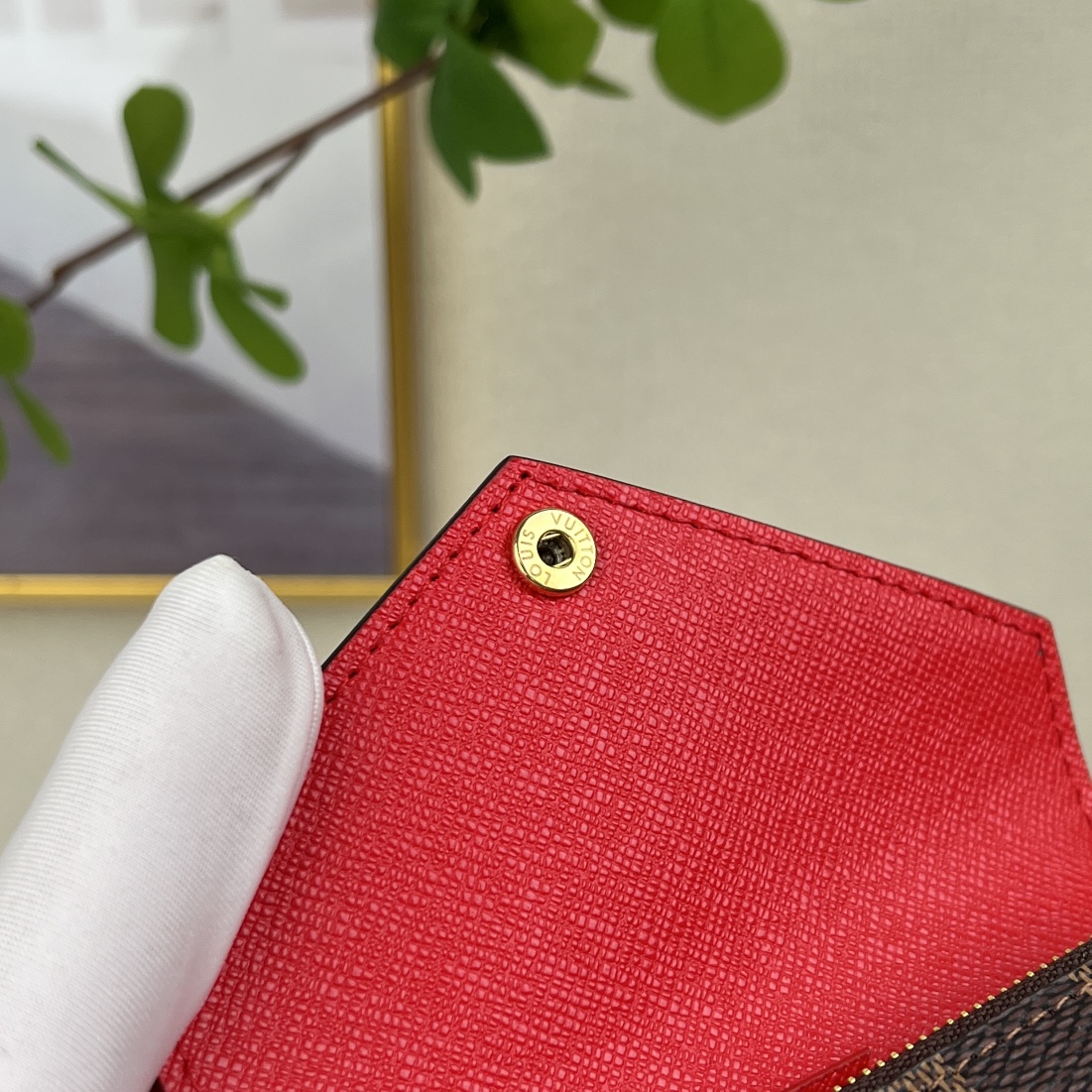 louis vuitton】顶级原单 独家背景 N41659金扣 尺寸: 12 x 9.5 x 2.5 厘米 本款 Victorine 钱夹取材 7
