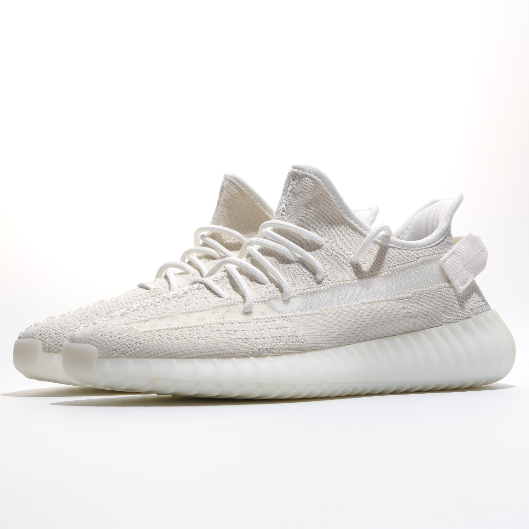 春夏季爆款Yeezy350v2系列上